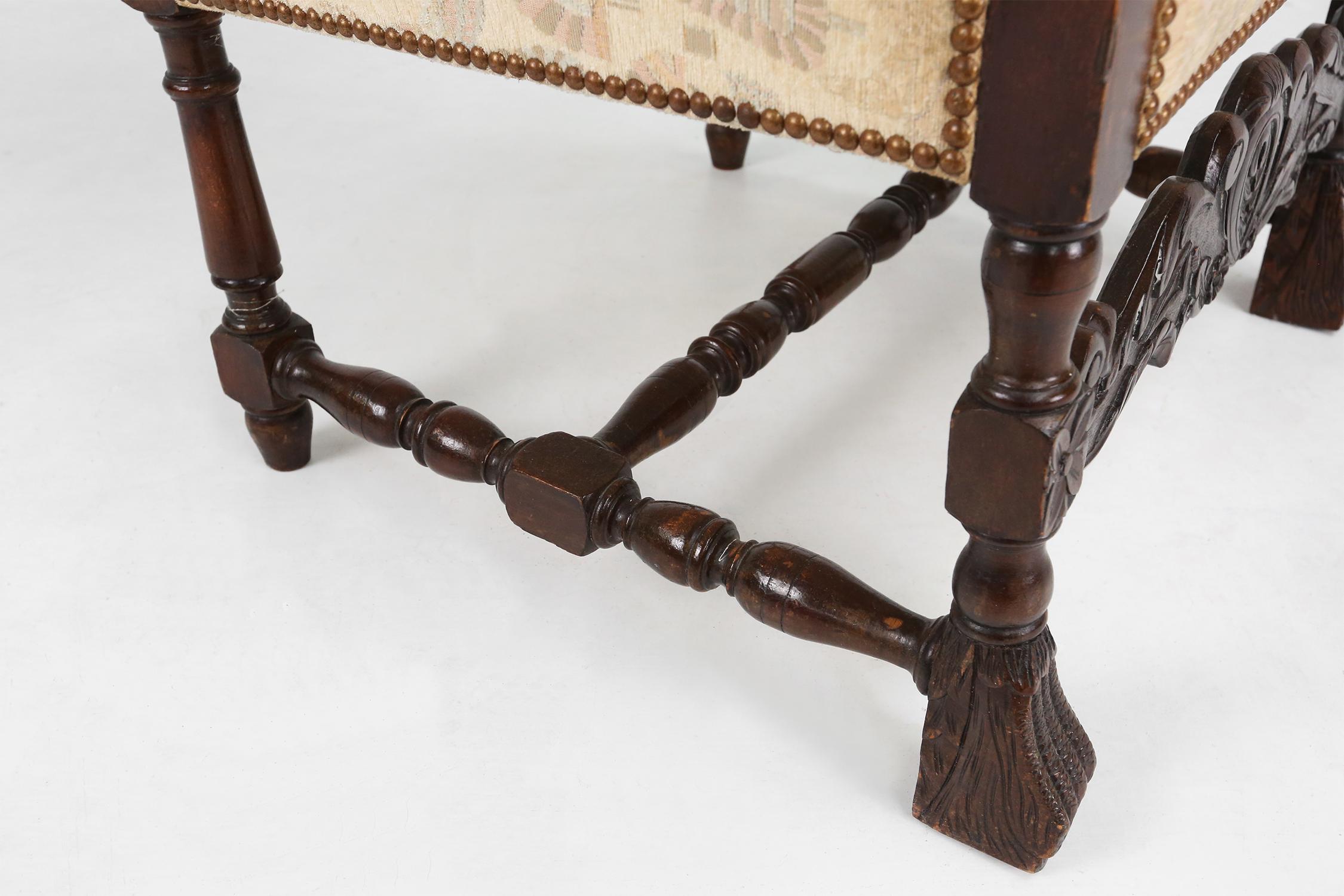 Tissu Fauteuil trône du 19e siècle de style Renaissance en vente