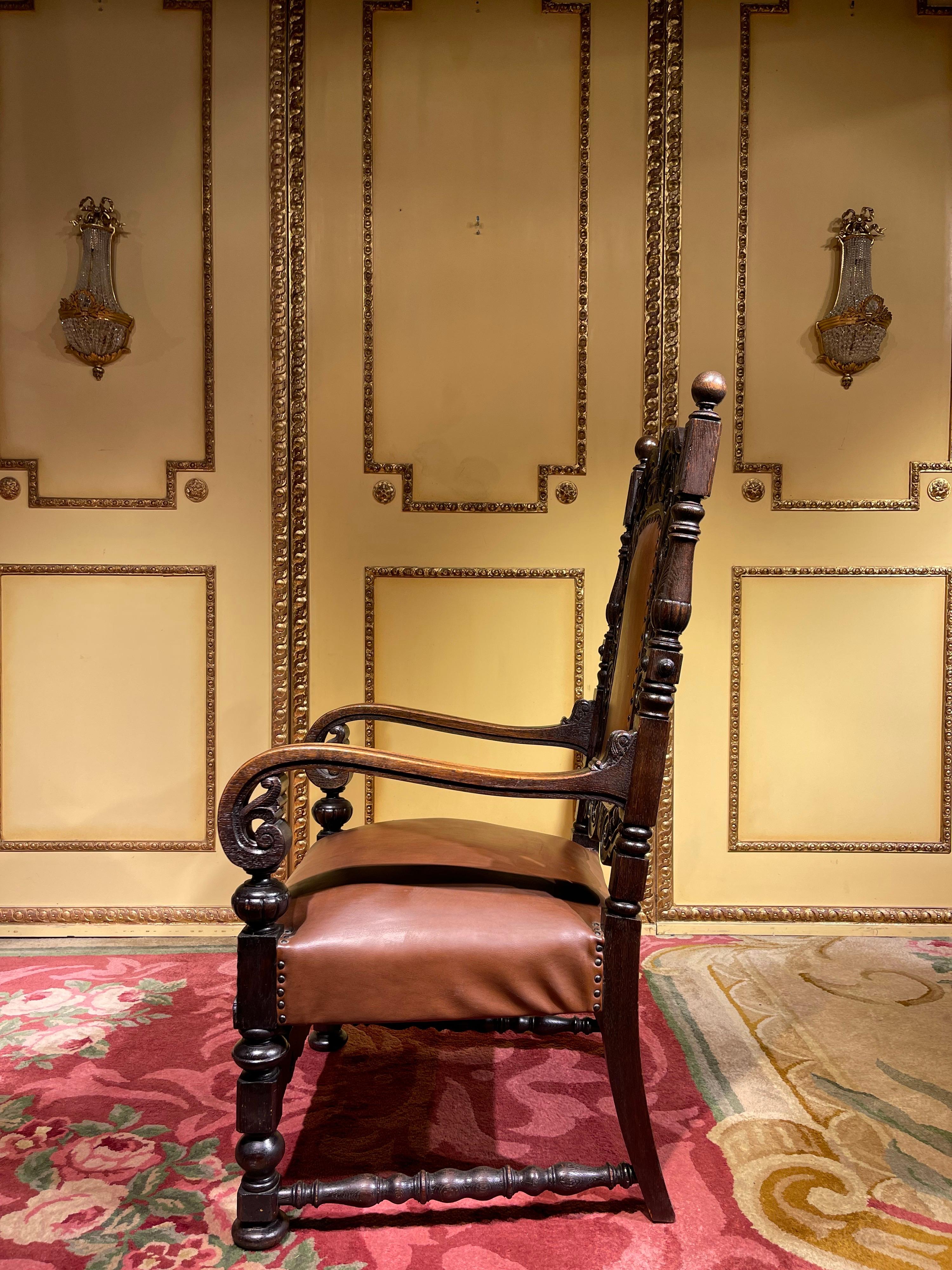 Chaise trône du 19ème siècle, Historicisme vers 1880, chêne en vente 2