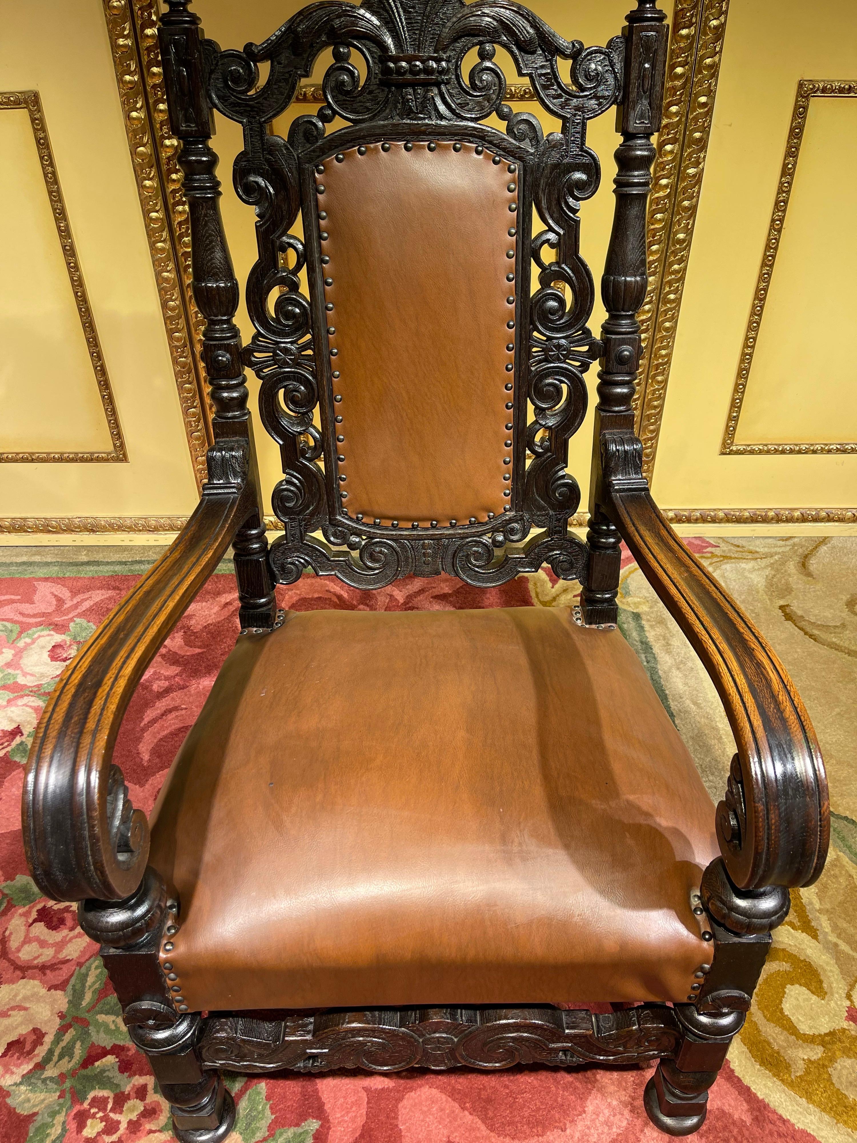 Fin du XIXe siècle Chaise trône du 19ème siècle, Historicisme vers 1880, chêne en vente