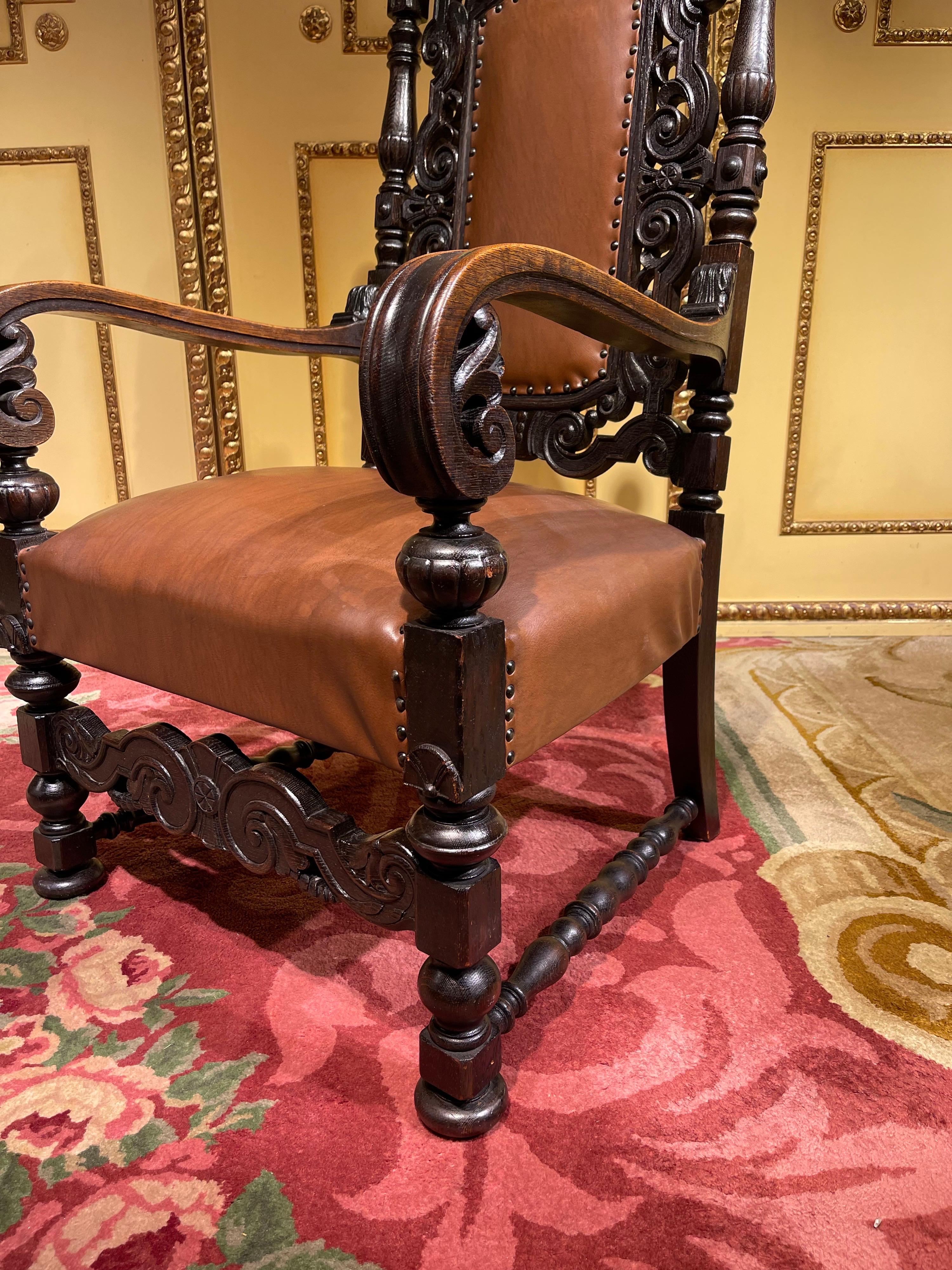 Chaise trône du 19ème siècle, Historicisme vers 1880, chêne en vente 1