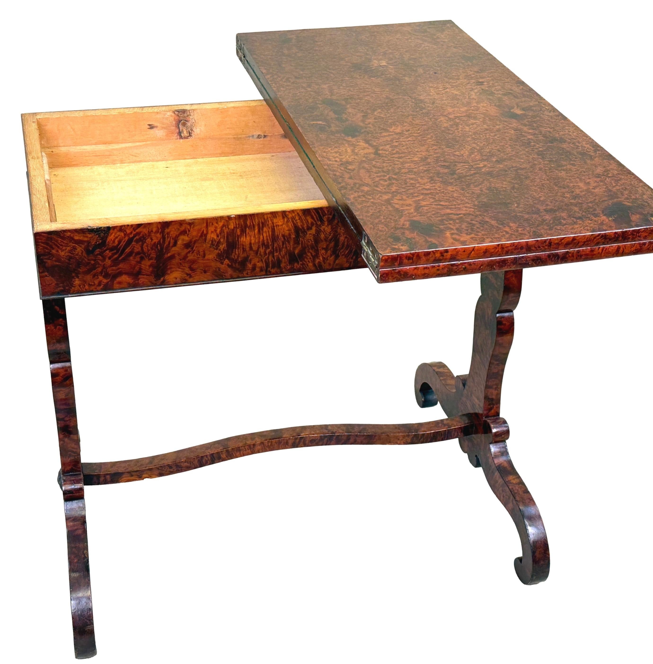 19. Jahrhundert Thuya Wood Kartenspieltisch im Angebot 4