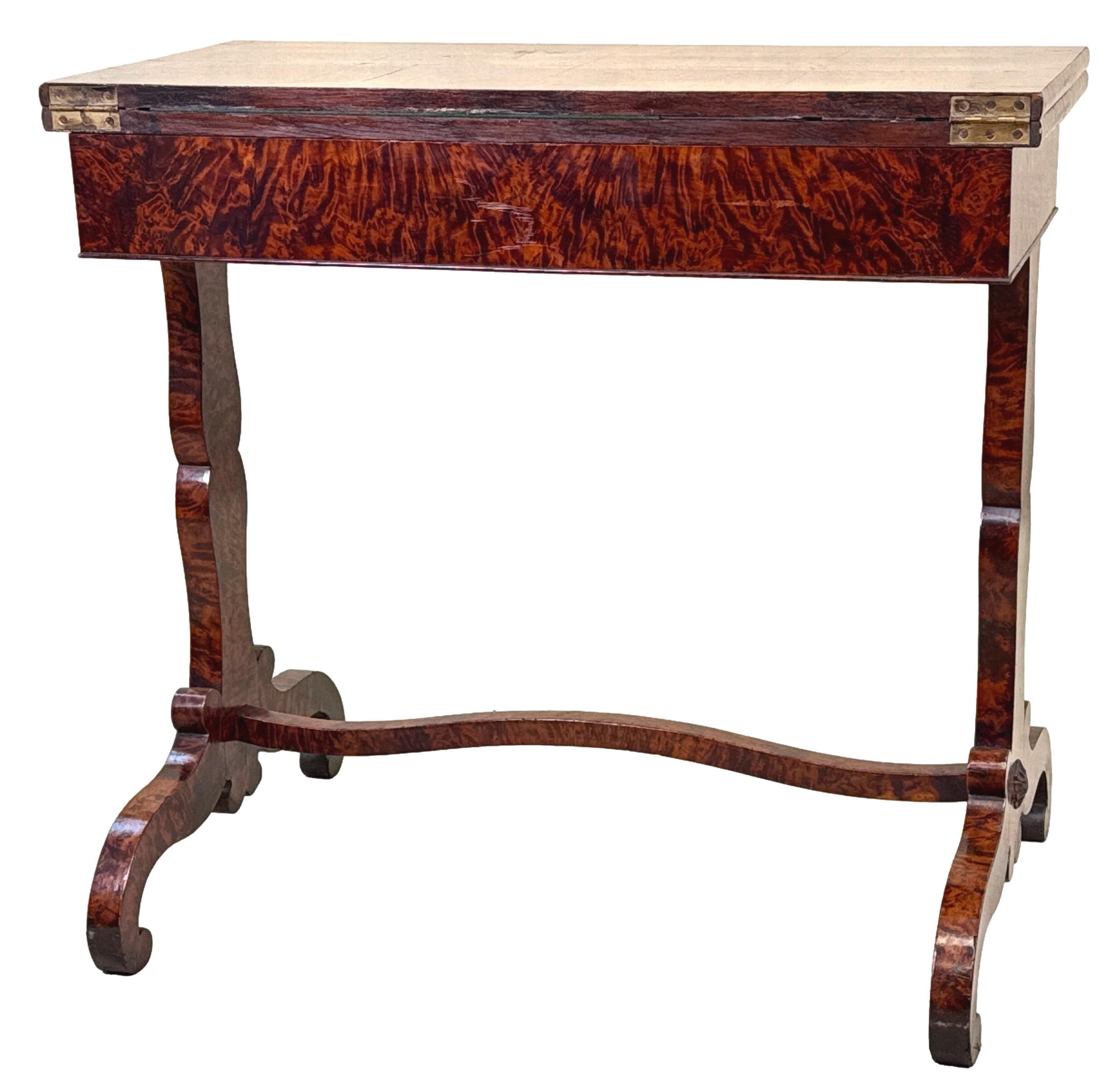 19. Jahrhundert Thuya Wood Kartenspieltisch im Angebot 6