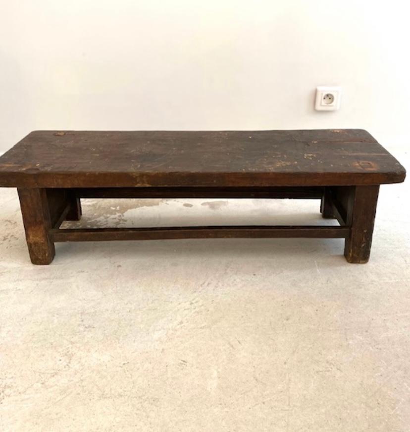 19th century Tibetan bench in hand painted wood In Good Condition In BORDEAUX, FR
