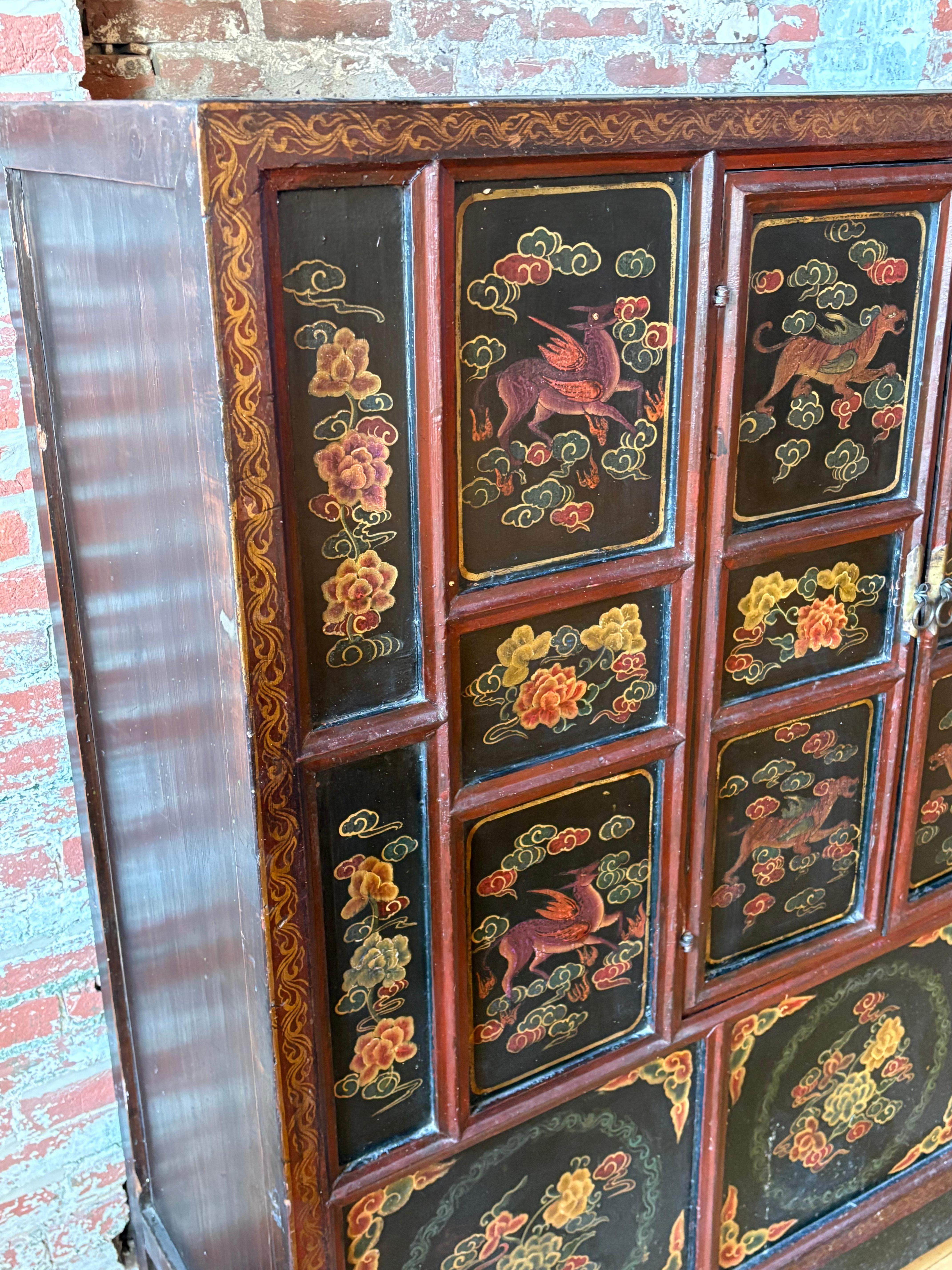 Tibétain Meuble de monastère tibétain du 19ème siècle en vente