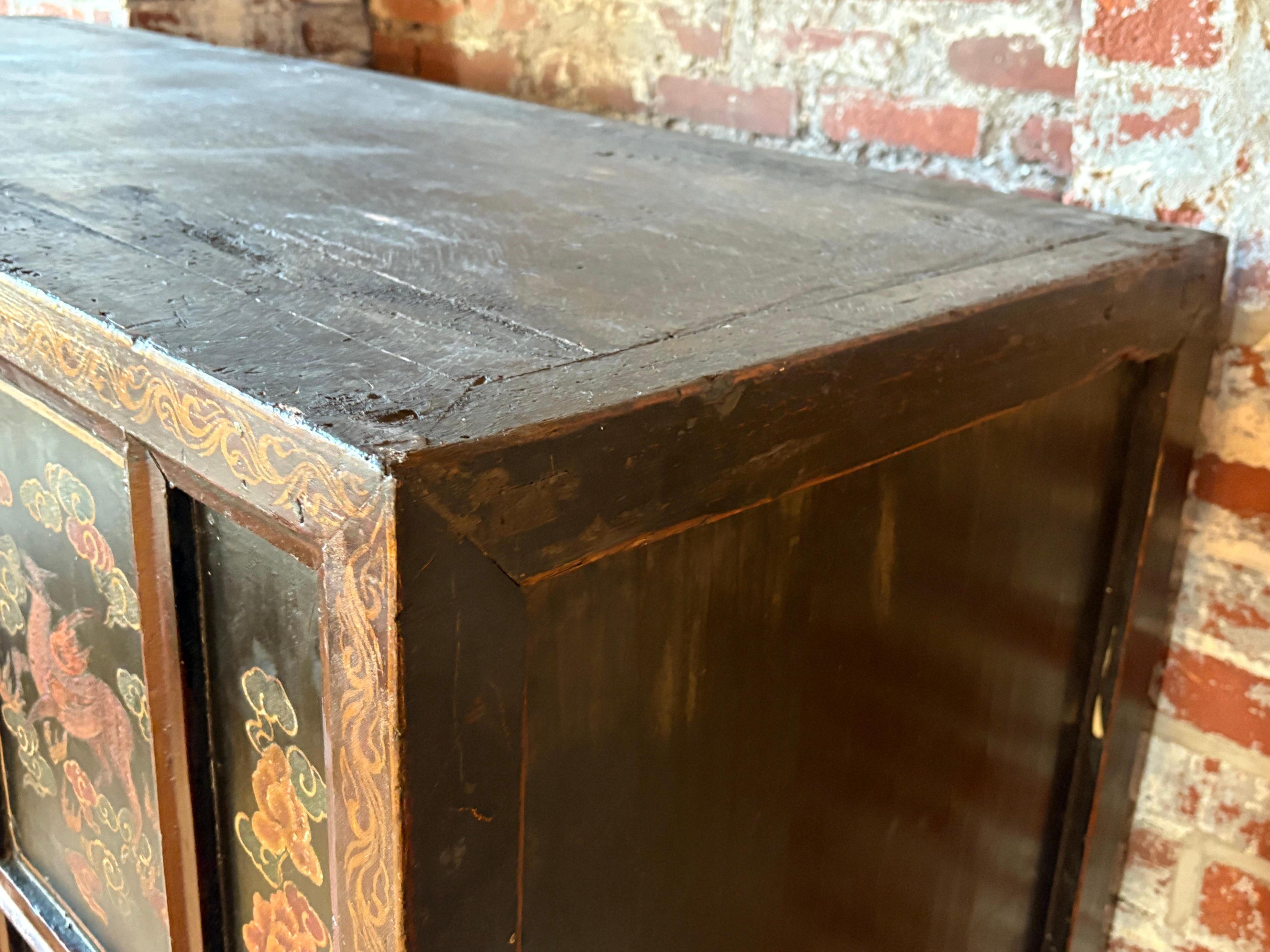 Tibétain Meuble de monastère tibétain du 19ème siècle en vente