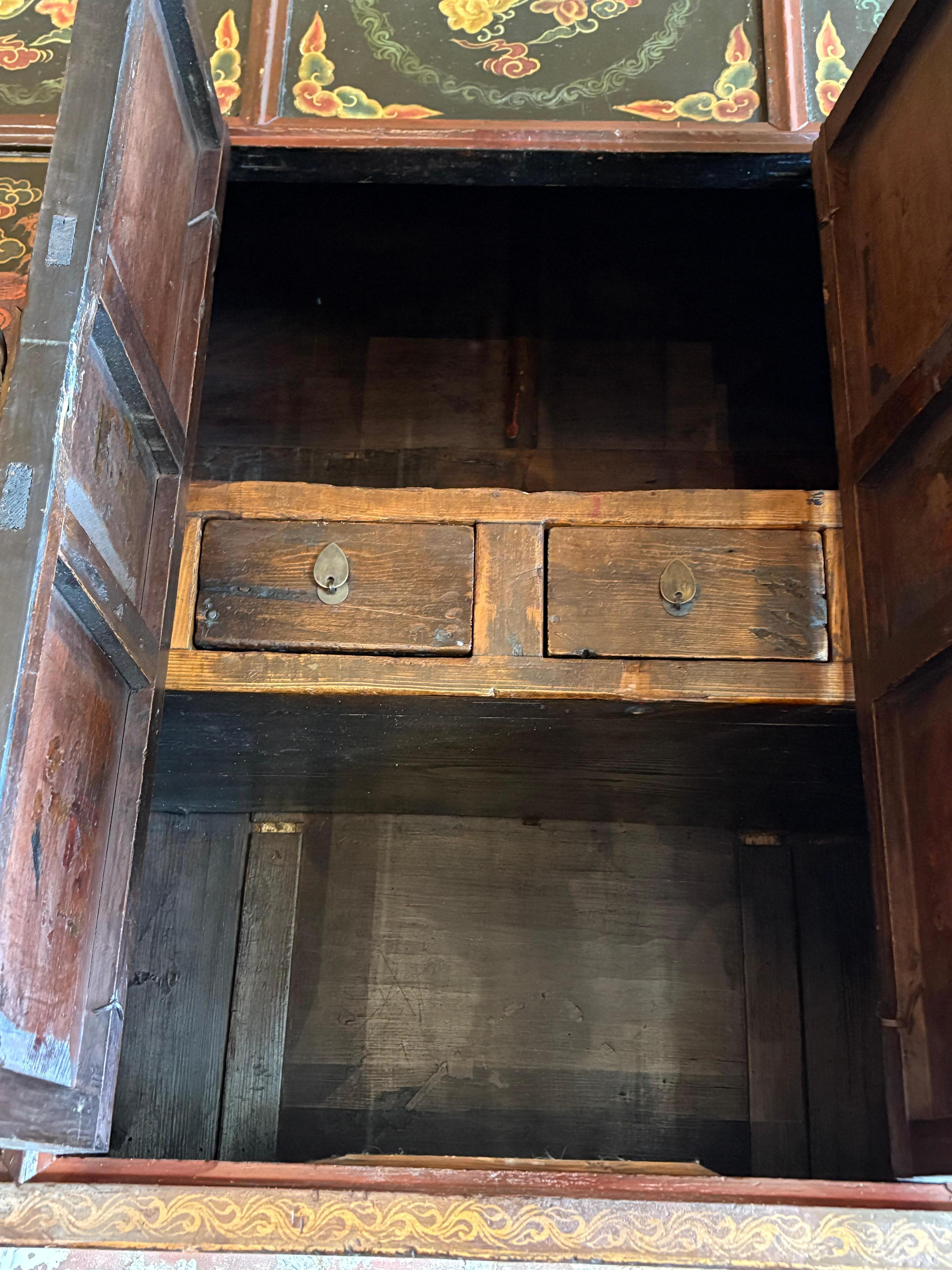 XIXe siècle Meuble de monastère tibétain du 19ème siècle en vente