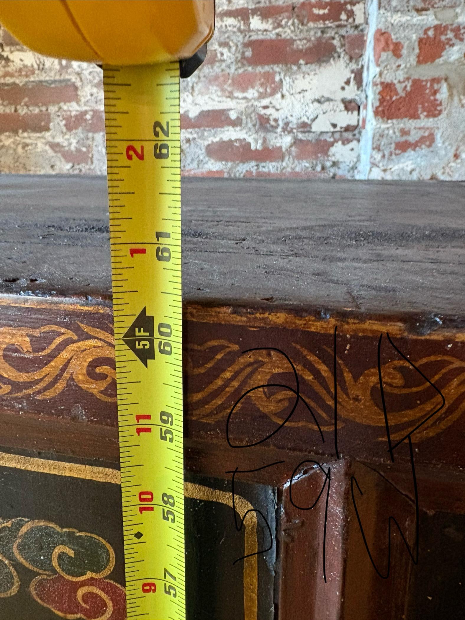 Meuble de monastère tibétain du 19ème siècle en vente 2