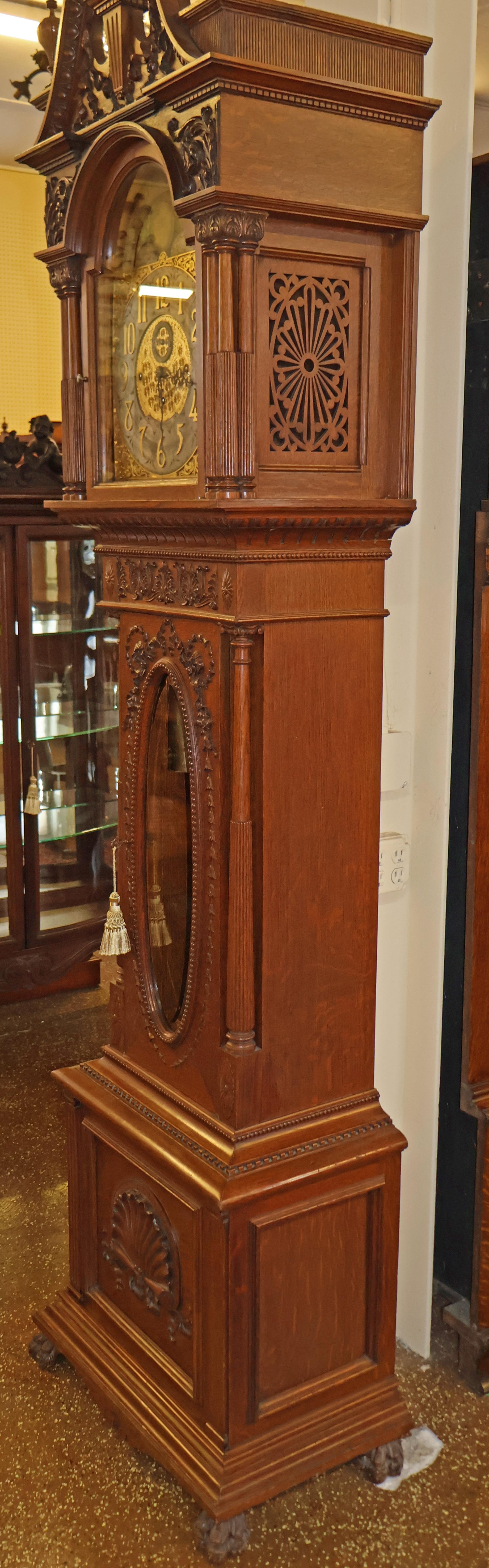 19. Jahrhundert Tiffany & CO Eiche 5 musikalische 5 Gong hohe Gehäuse Großvater Uhr im Zustand „Gut“ im Angebot in Long Branch, NJ