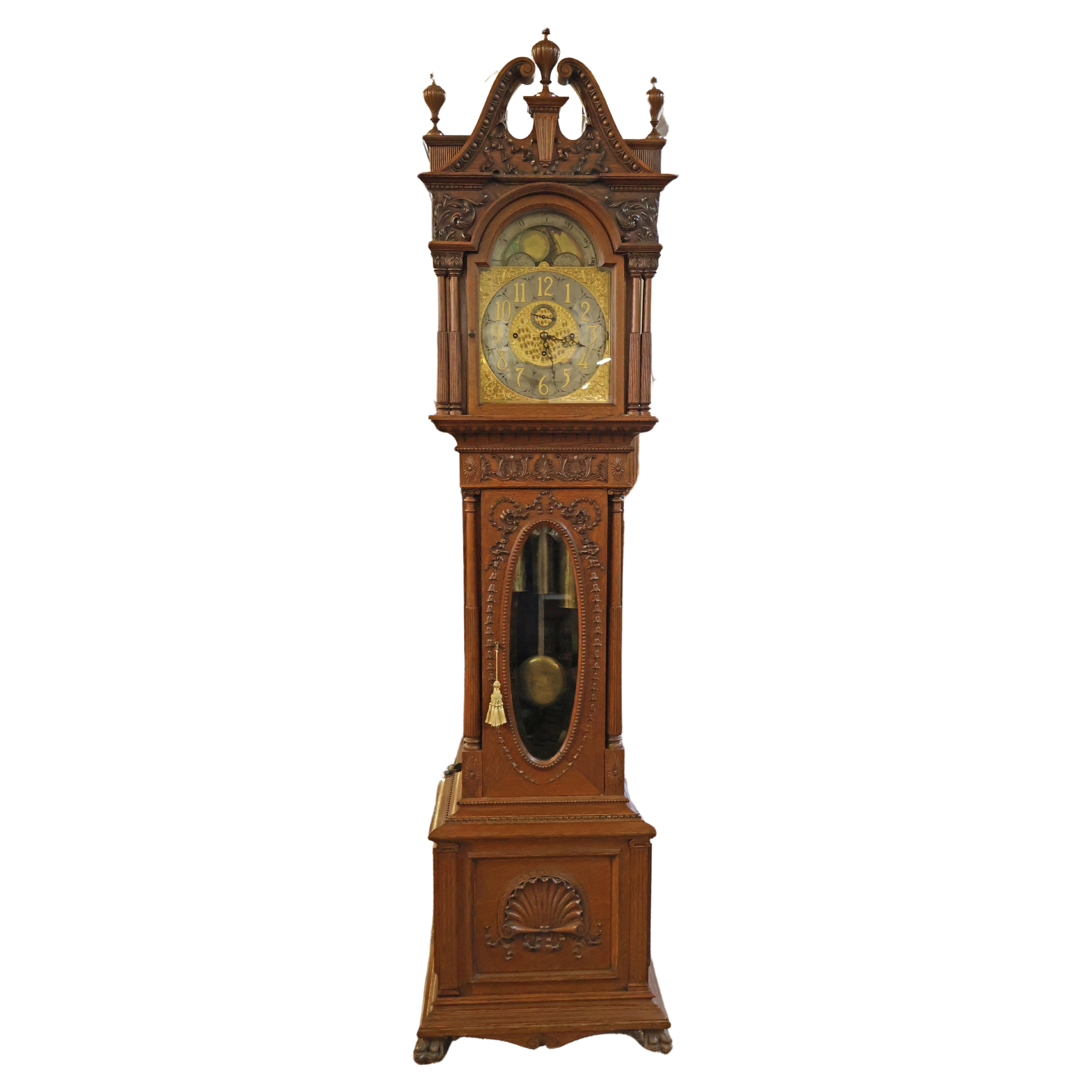 Horloge grand-père Tiffany & CO du 19e siècle en chêne à 5 gongs musicaux et à grande caisse en vente