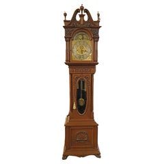 Horloge grand-père Tiffany & CO du 19e siècle en chêne à 5 gongs musicaux et à grande caisse
