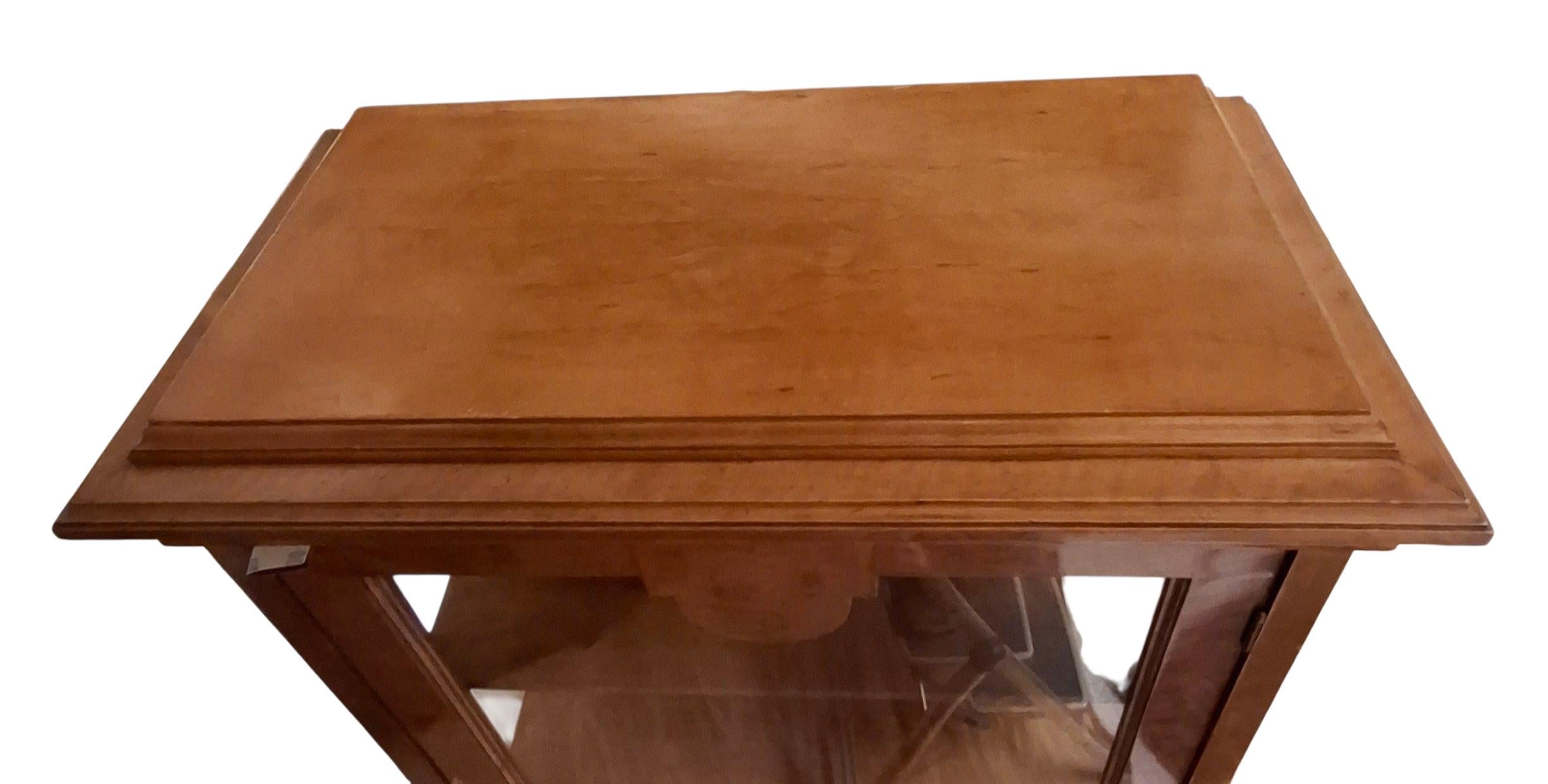 Vitrine/armoire en érable tigré du 19e siècle en vente 1