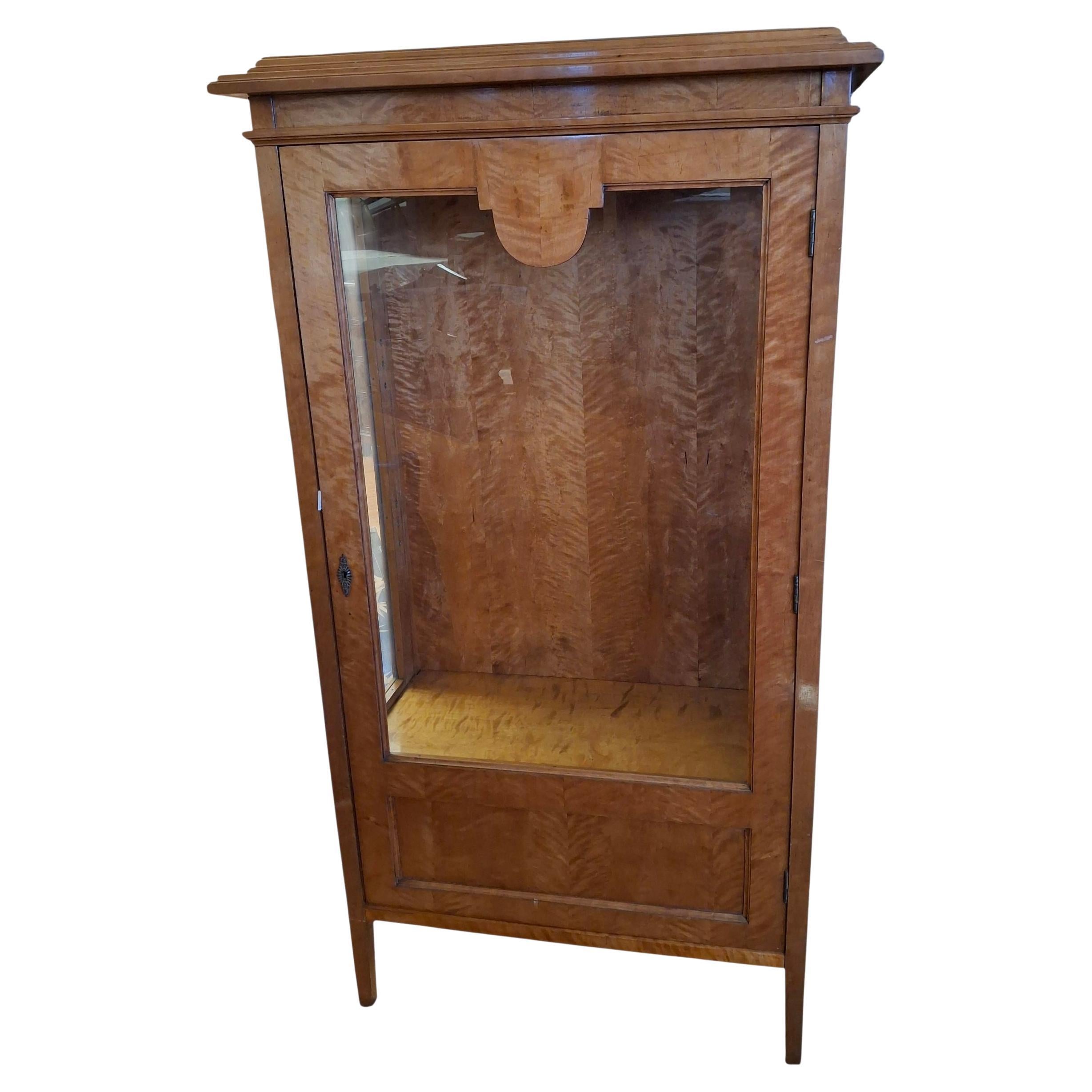 Vitrine/armoire en érable tigré du 19e siècle