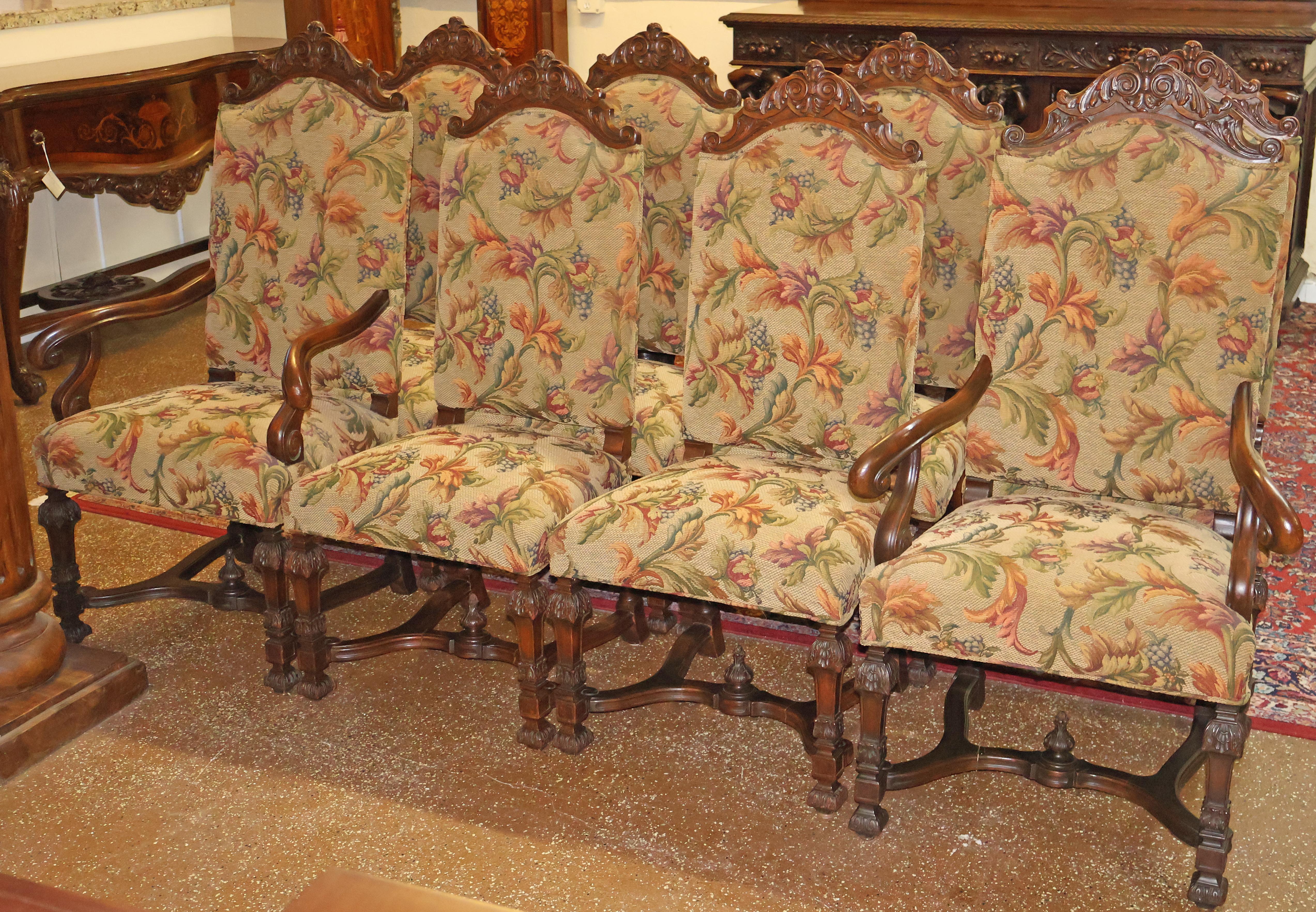 Juego de Comedor de 12 Piezas Tallado en Roble Tigre del Siglo XIX Fabricado en Grand Rapids en venta 13
