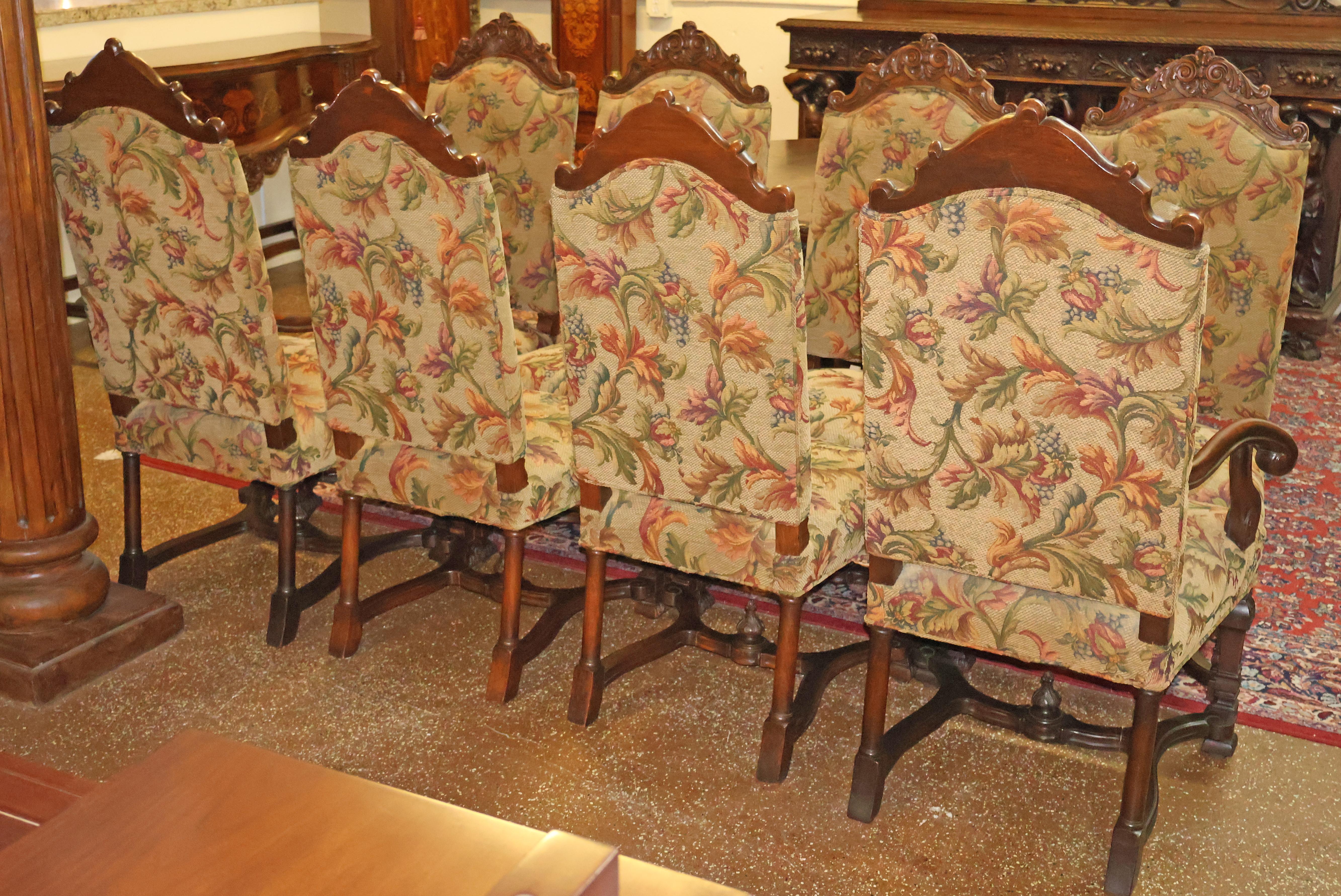 Juego de Comedor de 12 Piezas Tallado en Roble Tigre del Siglo XIX Fabricado en Grand Rapids en venta 14