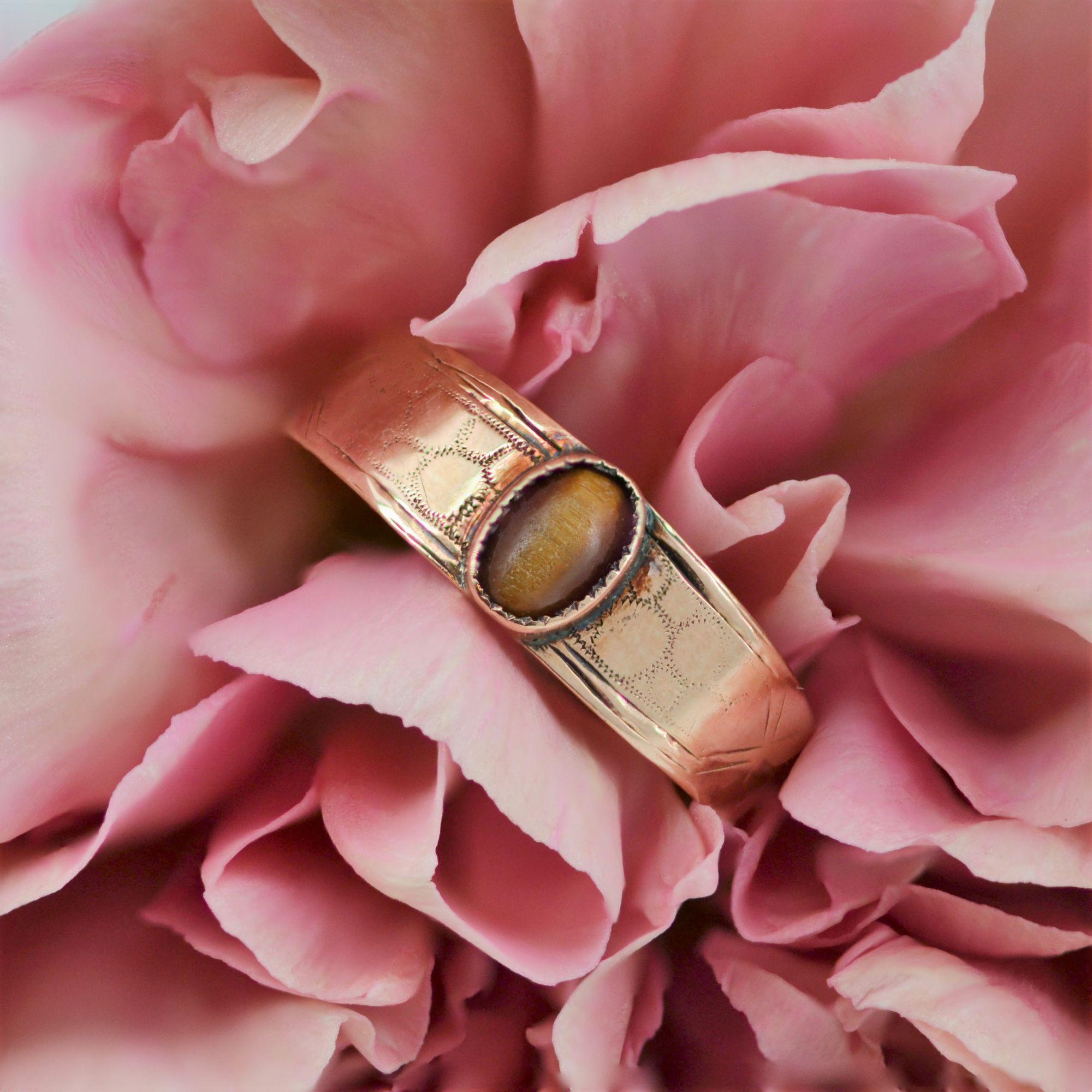 Napoleon III 19th Century Tiger's Eye 18 Karat Rose Gold Bangle Ring For Sale
