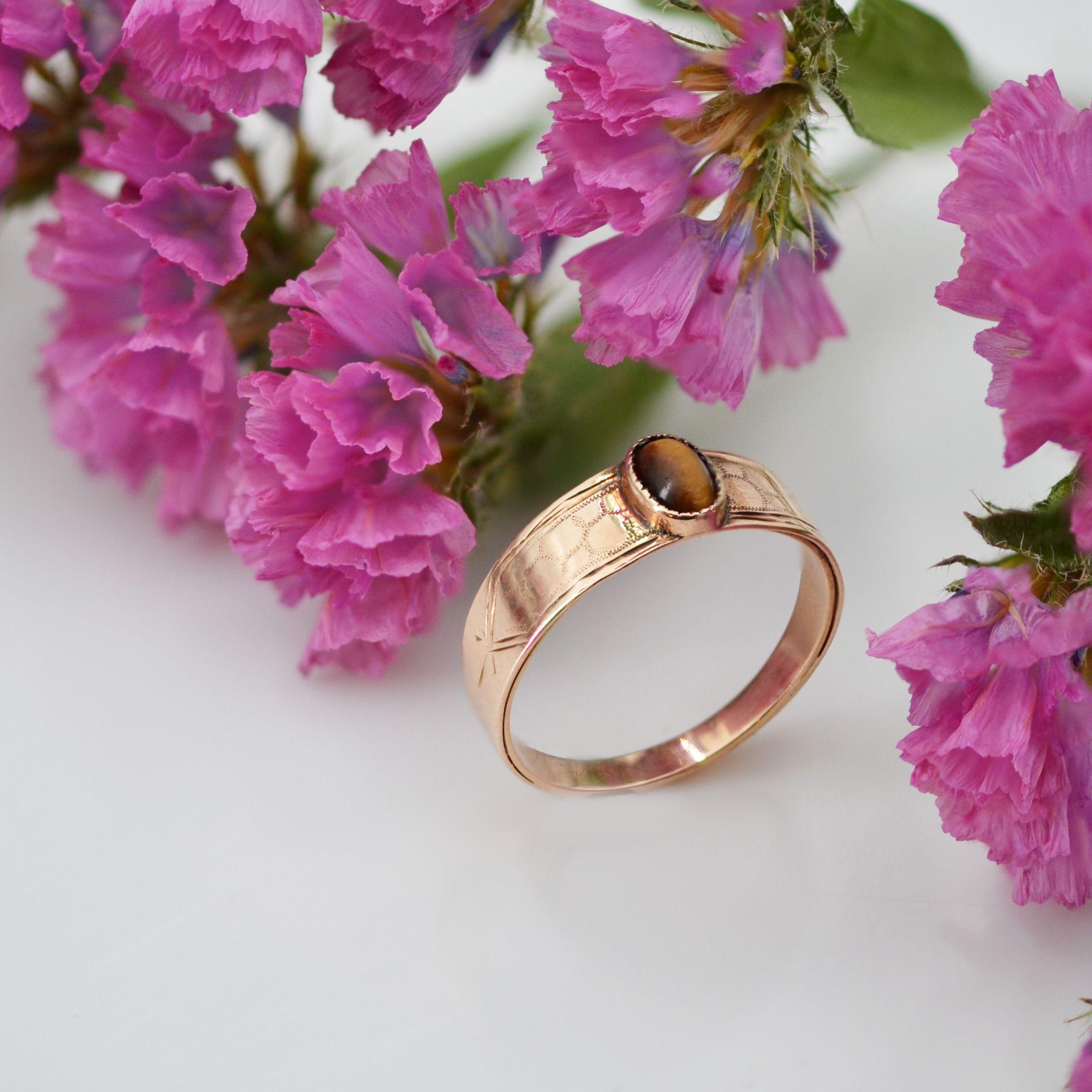 19th Century Tiger's Eye 18 Karat Rose Gold Bangle Ring In Good Condition For Sale In Poitiers, FR