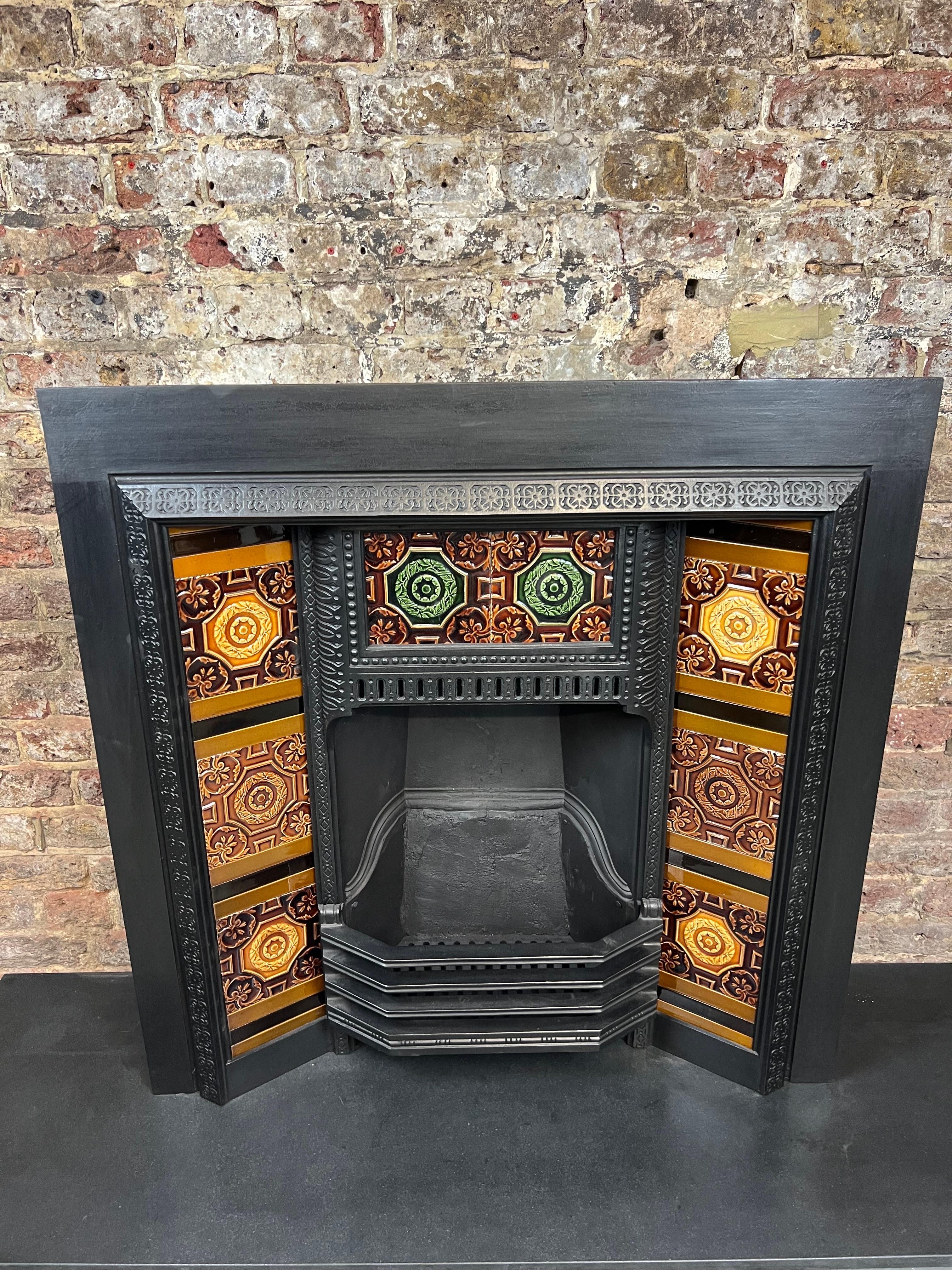 19th Century Tiled Cast-iron Fireplace Insert For Sale 8