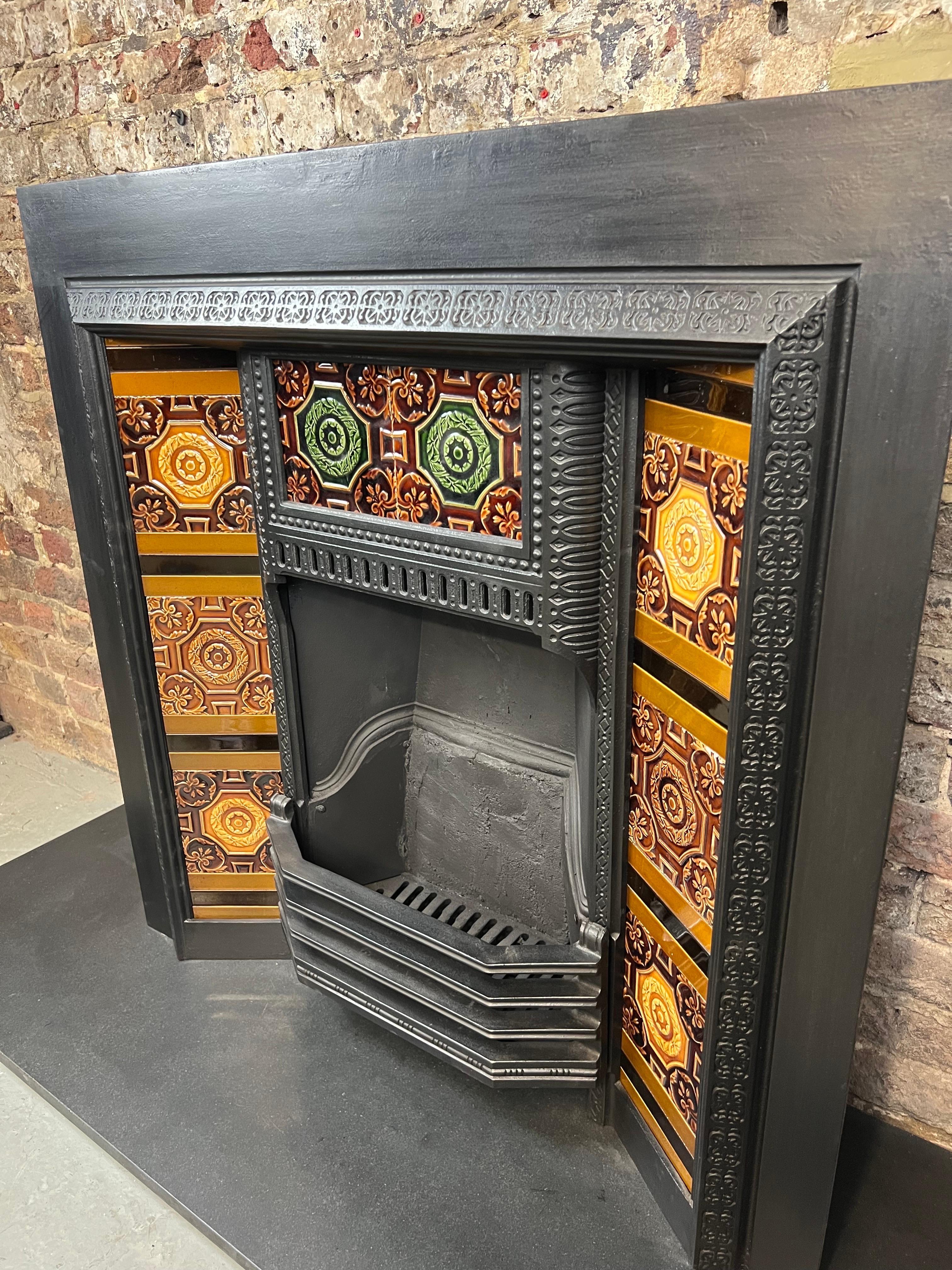 19th Century Tiled Cast-iron Fireplace Insert For Sale 9
