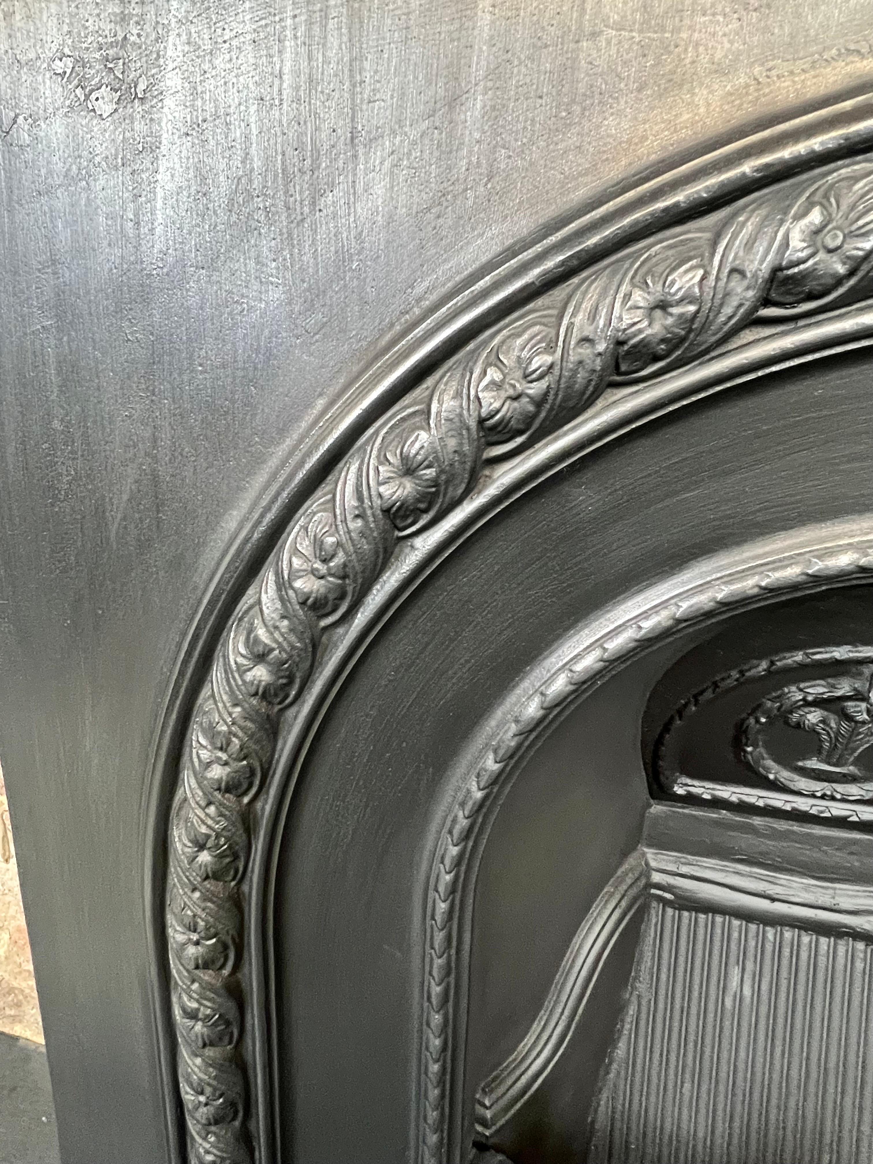 19th Century, Tiled Cast Iron Fireplace Insert In Good Condition In London, GB