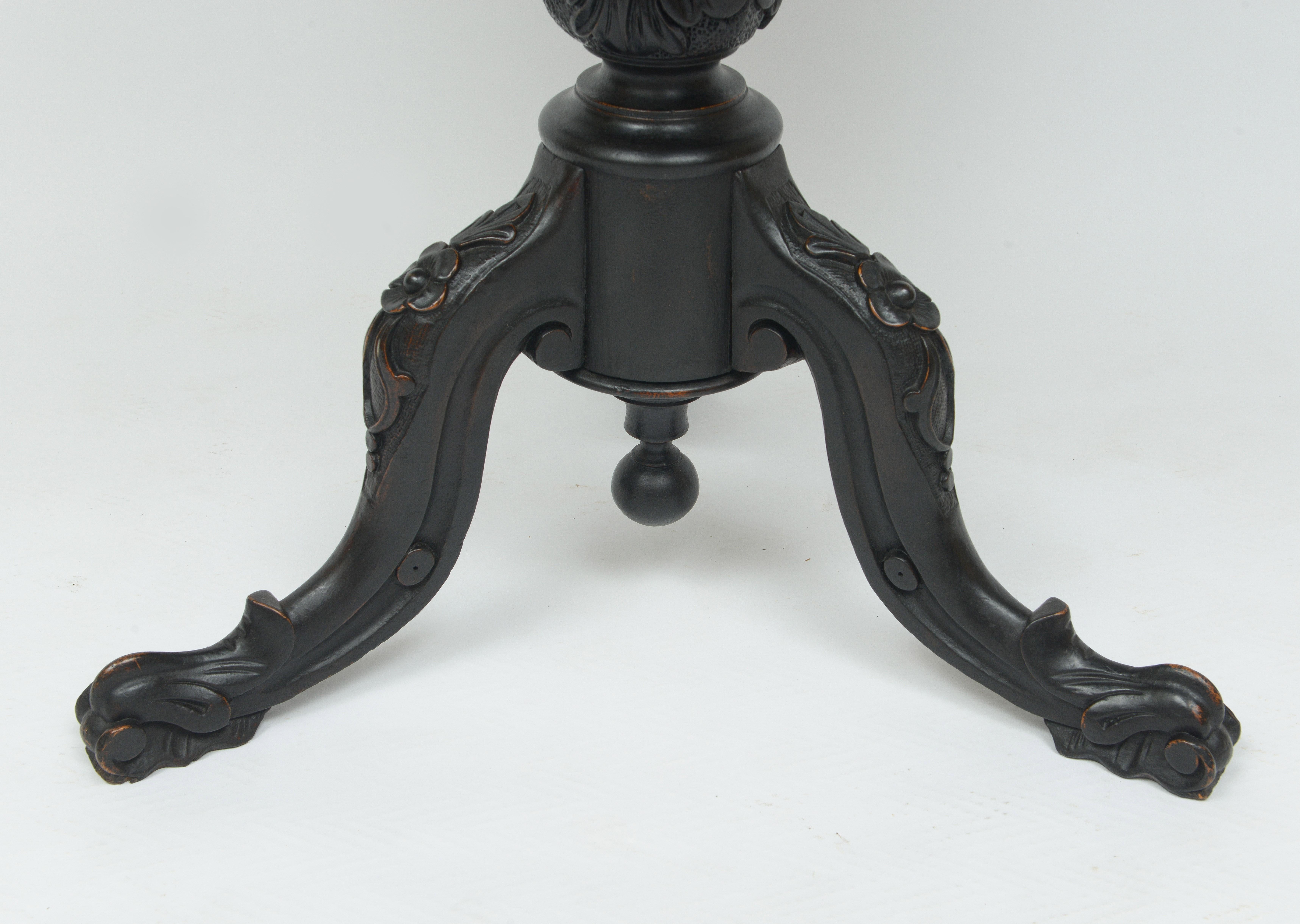 19. Jahrhundert Tilt Top Parkett Tisch mit Ebonized Basis im Angebot 6