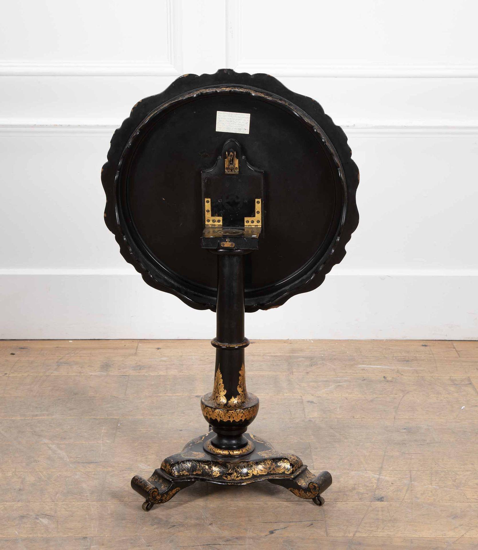 Fin du XIXe siècle Table à plateau basculant du XIXe siècle par Jennens and Bettridge en vente