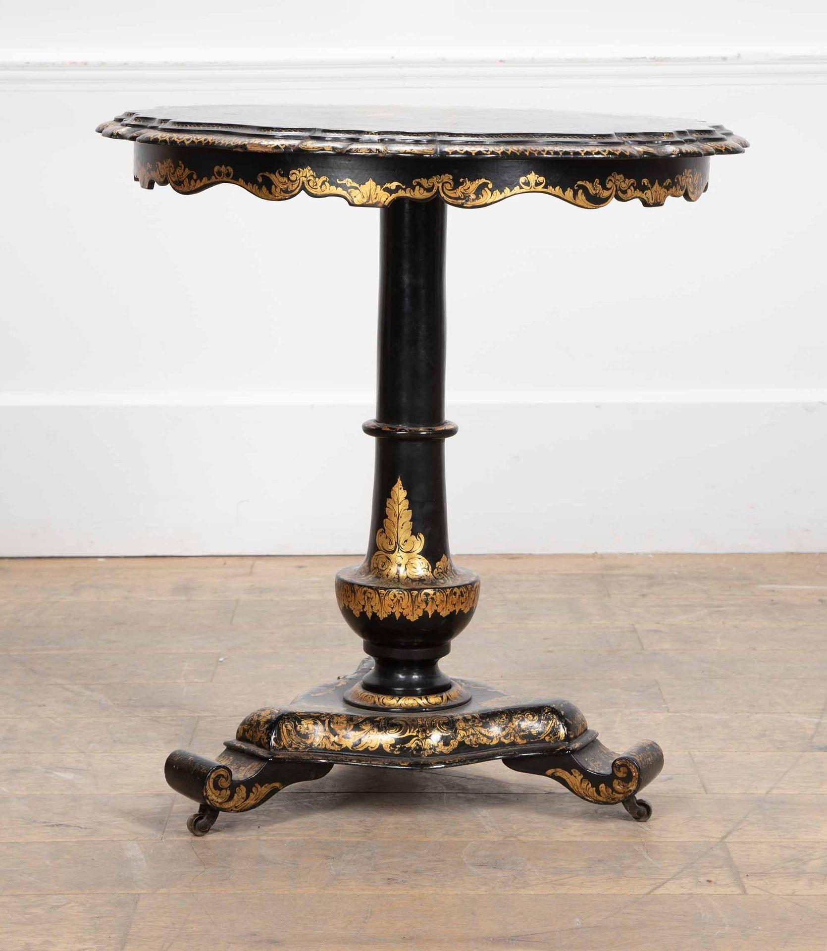 Table à plateau basculant du XIXe siècle par Jennens and Bettridge en vente 3
