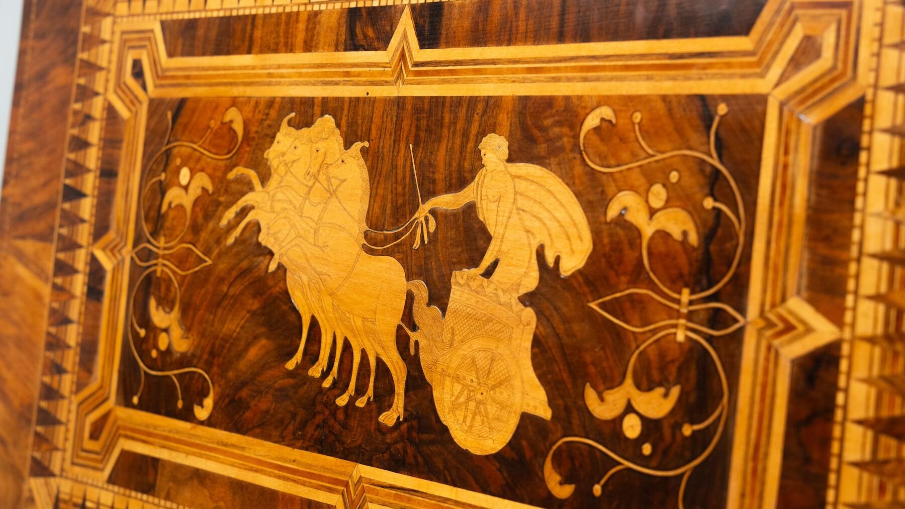 19th Century Tilt Top Table with Marquetry, Italy For Sale 8
