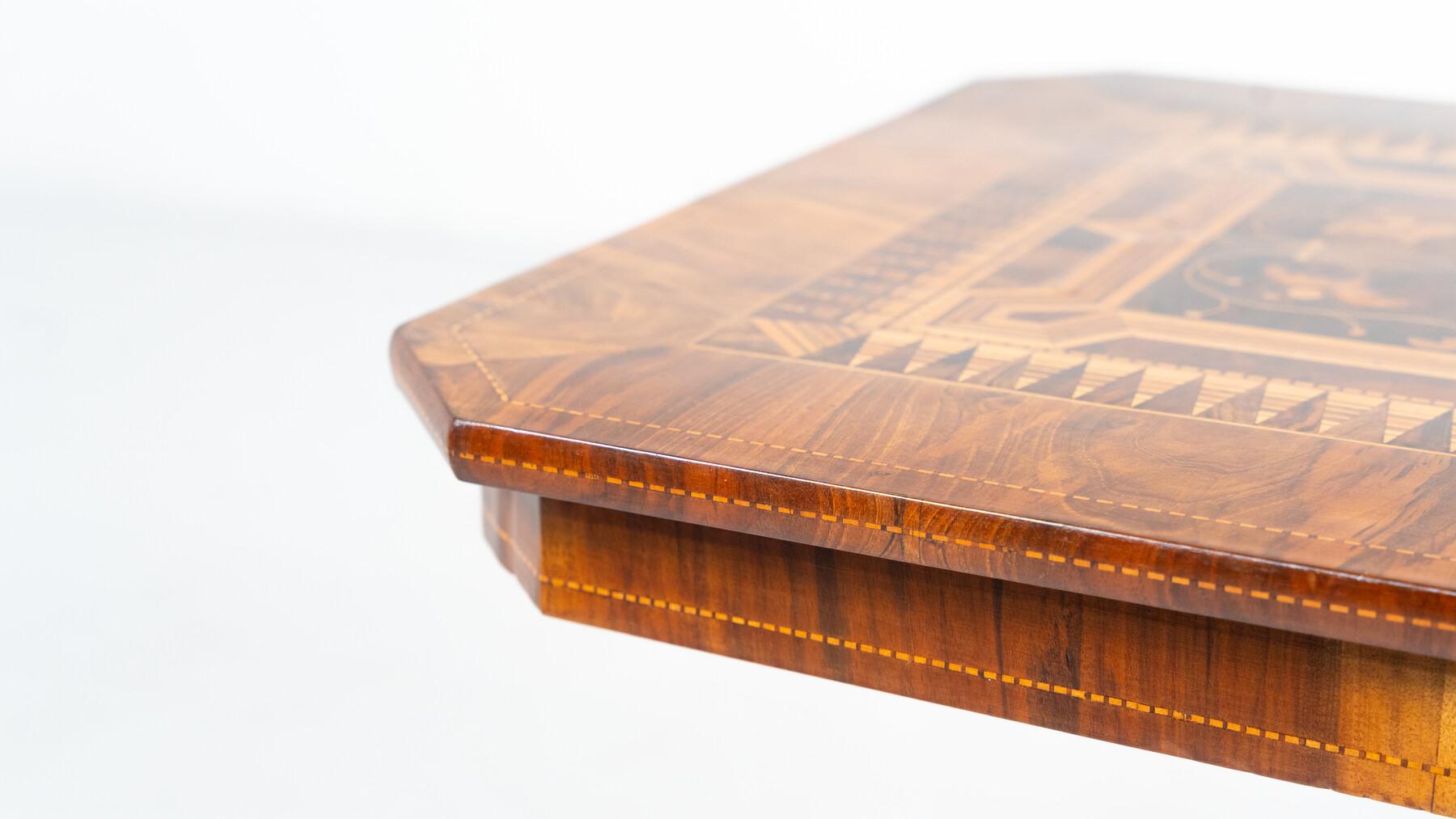 19th Century Tilt Top Table with Marquetry, Italy For Sale 2