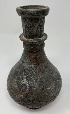 Indo-Persische islamische Vase aus getöntem Kupfer, 19. Jahrhundert