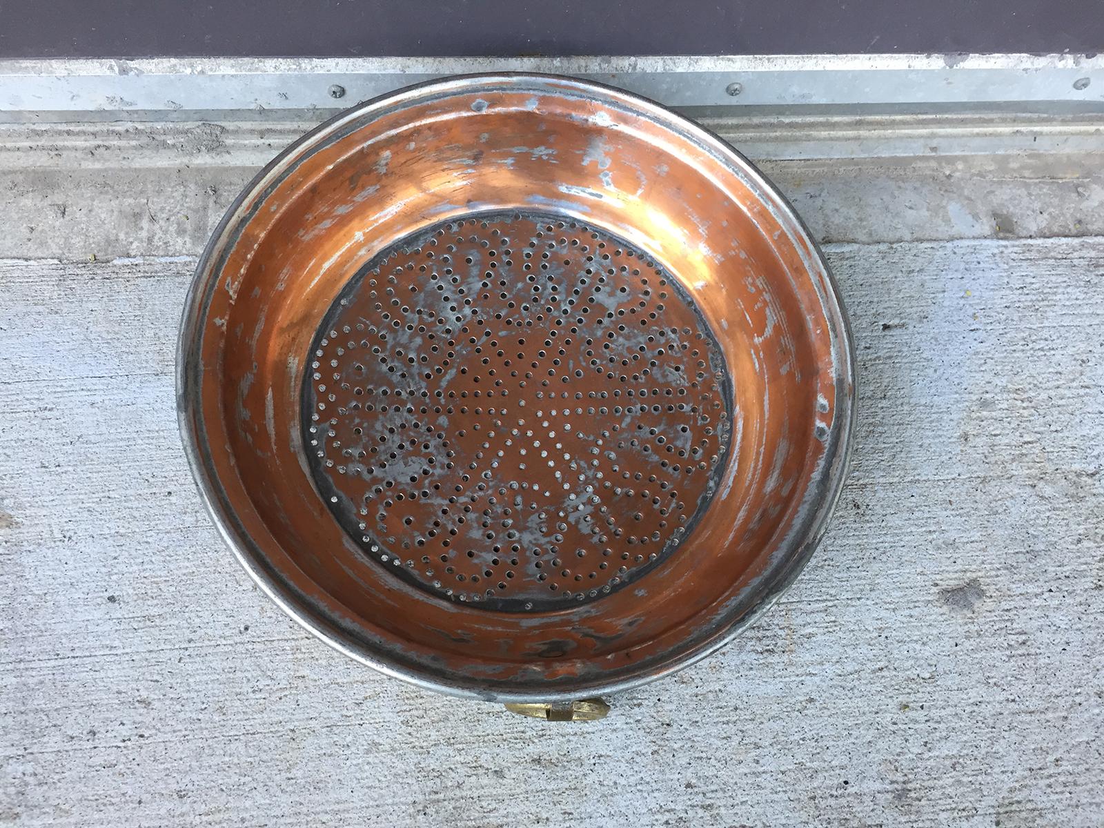 19th Century to Turn of the Century Copper Strainer with Brass Handles In Good Condition For Sale In Atlanta, GA