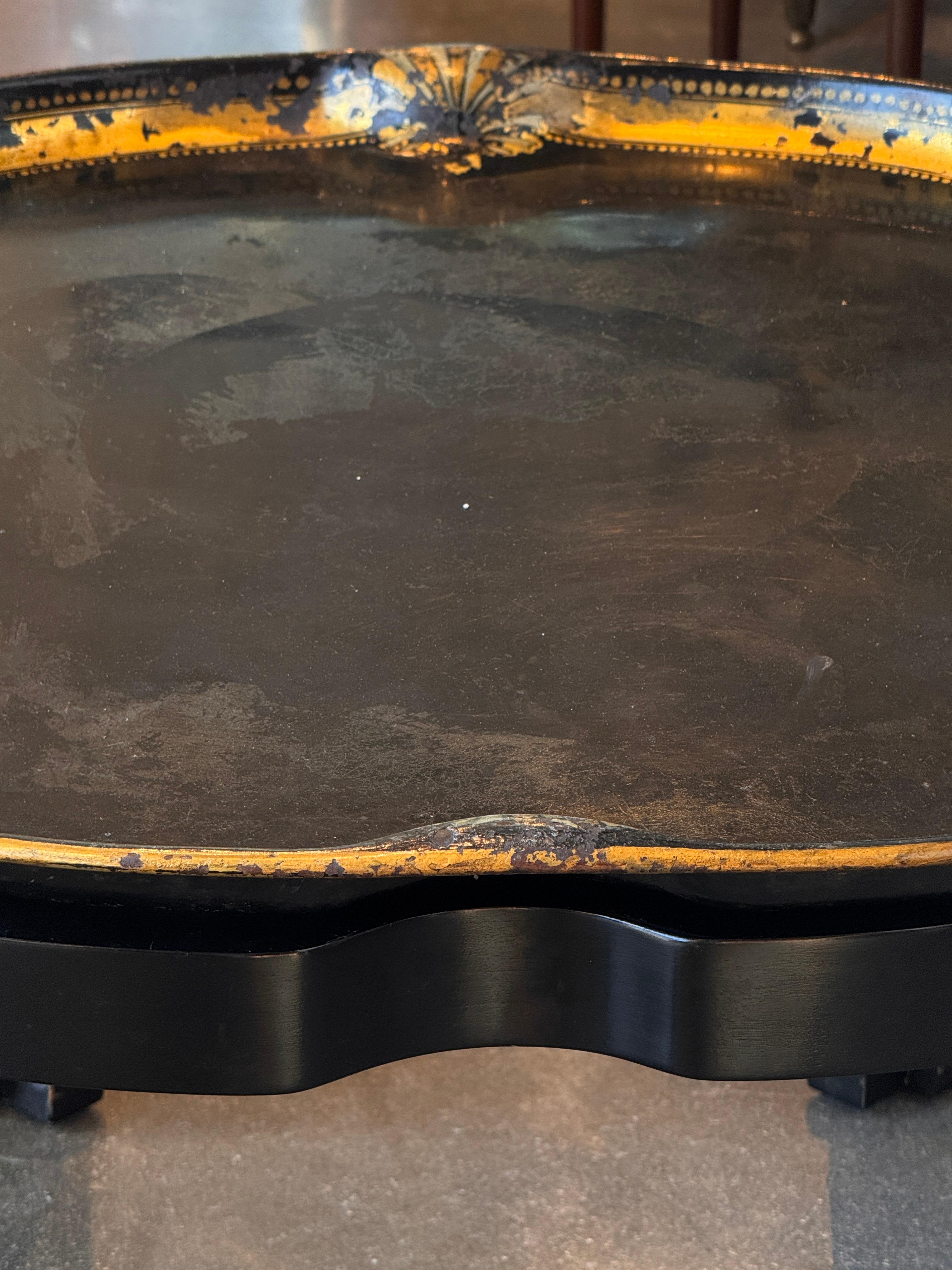 Plateau en tôle du 19ème siècle sur pied en vente 5