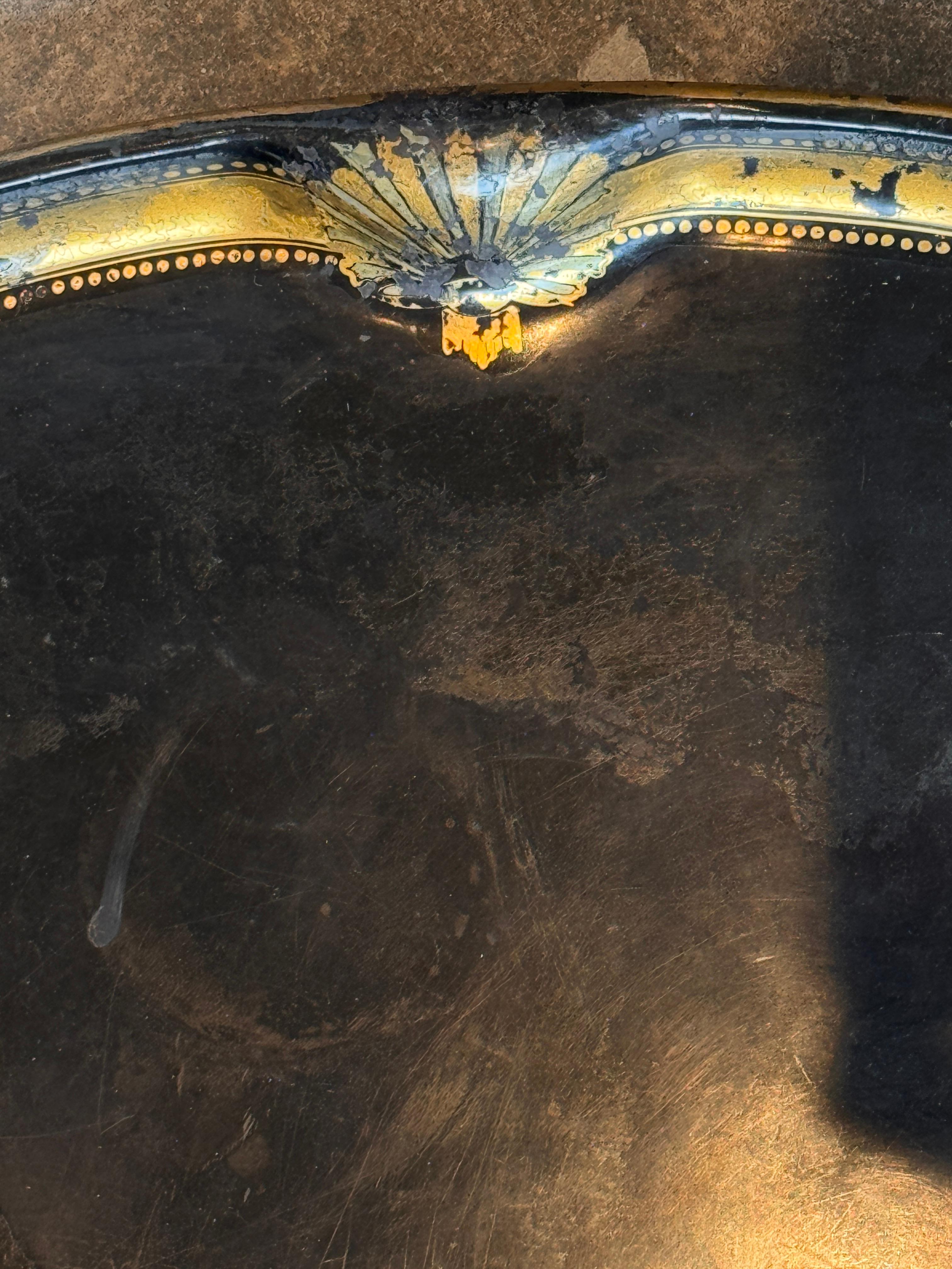 Plateau en tôle du 19ème siècle sur pied en vente 2