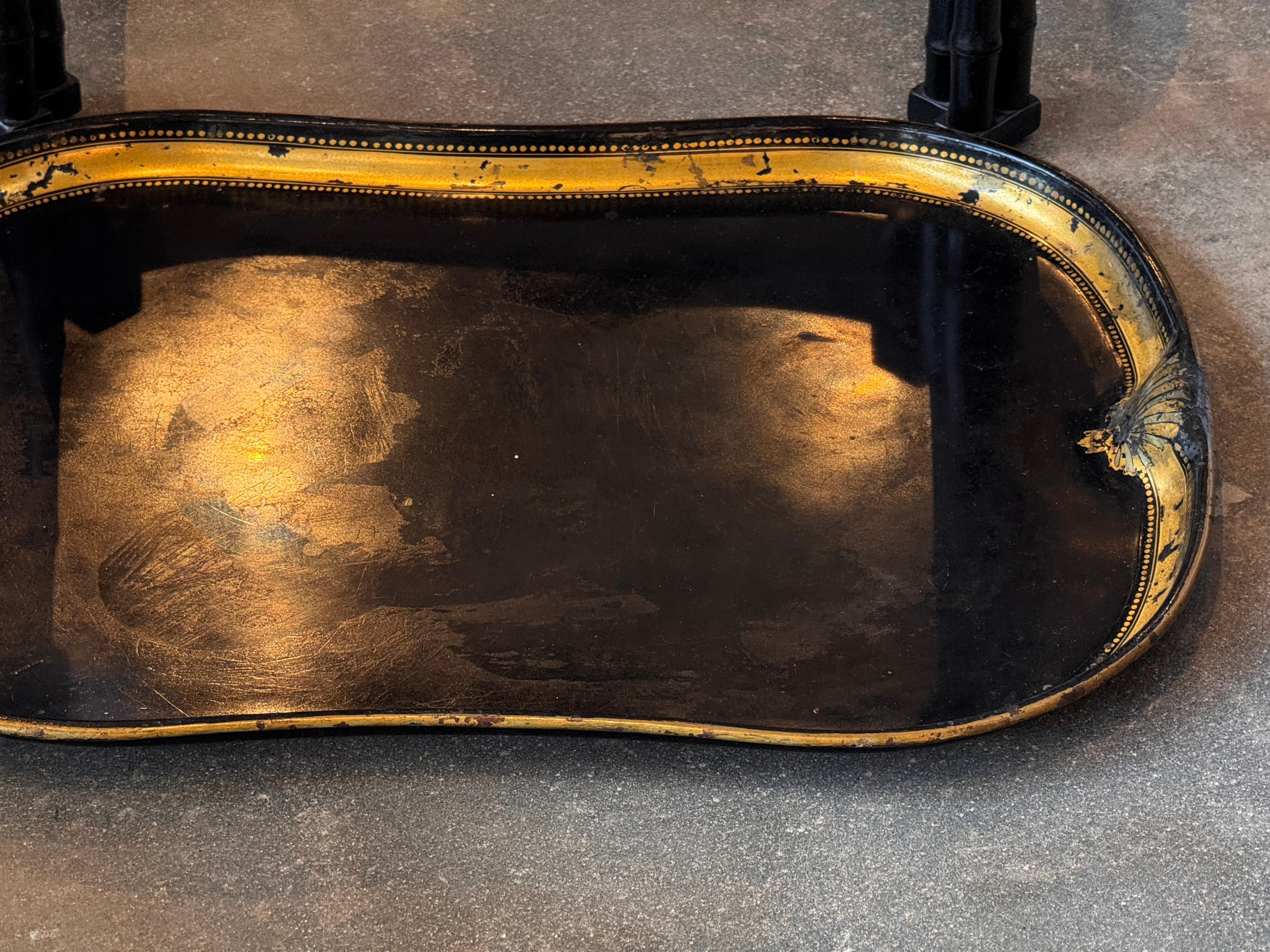 Plateau en tôle du 19ème siècle sur pied en vente 3