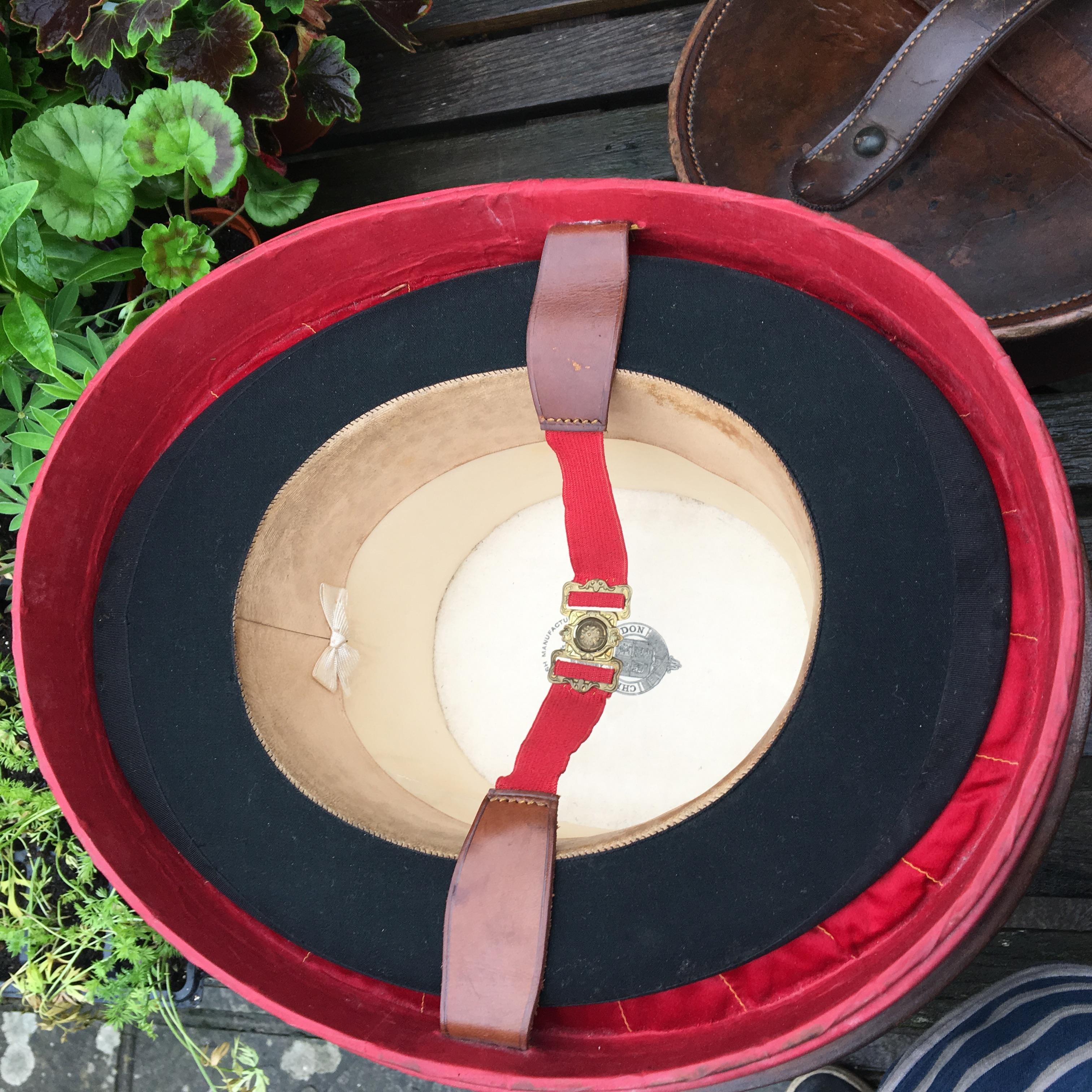 19th Century Top Hat in Leather Case, English, circa 1850 1