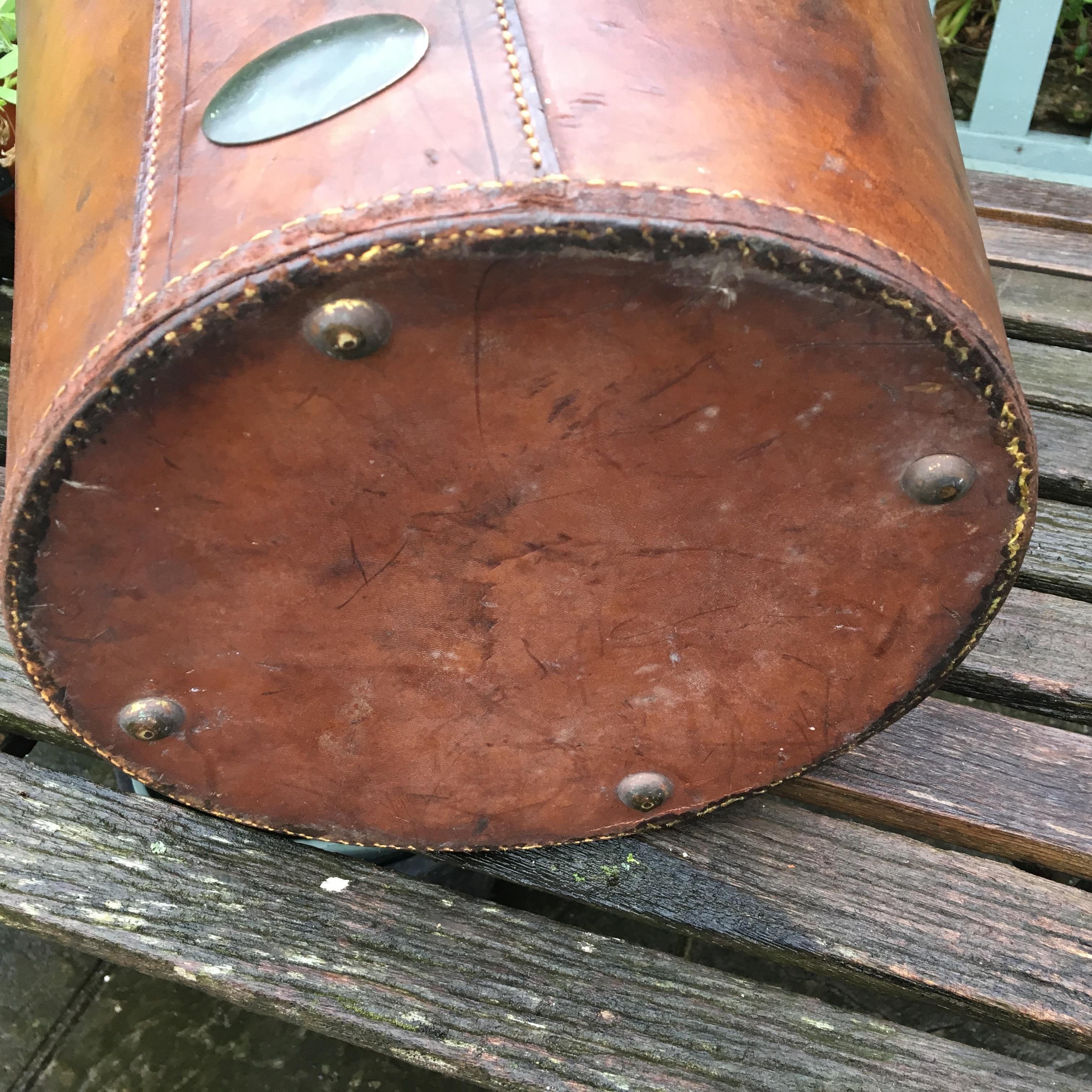 19th Century Top Hat in Leather Case, English, circa 1850 2