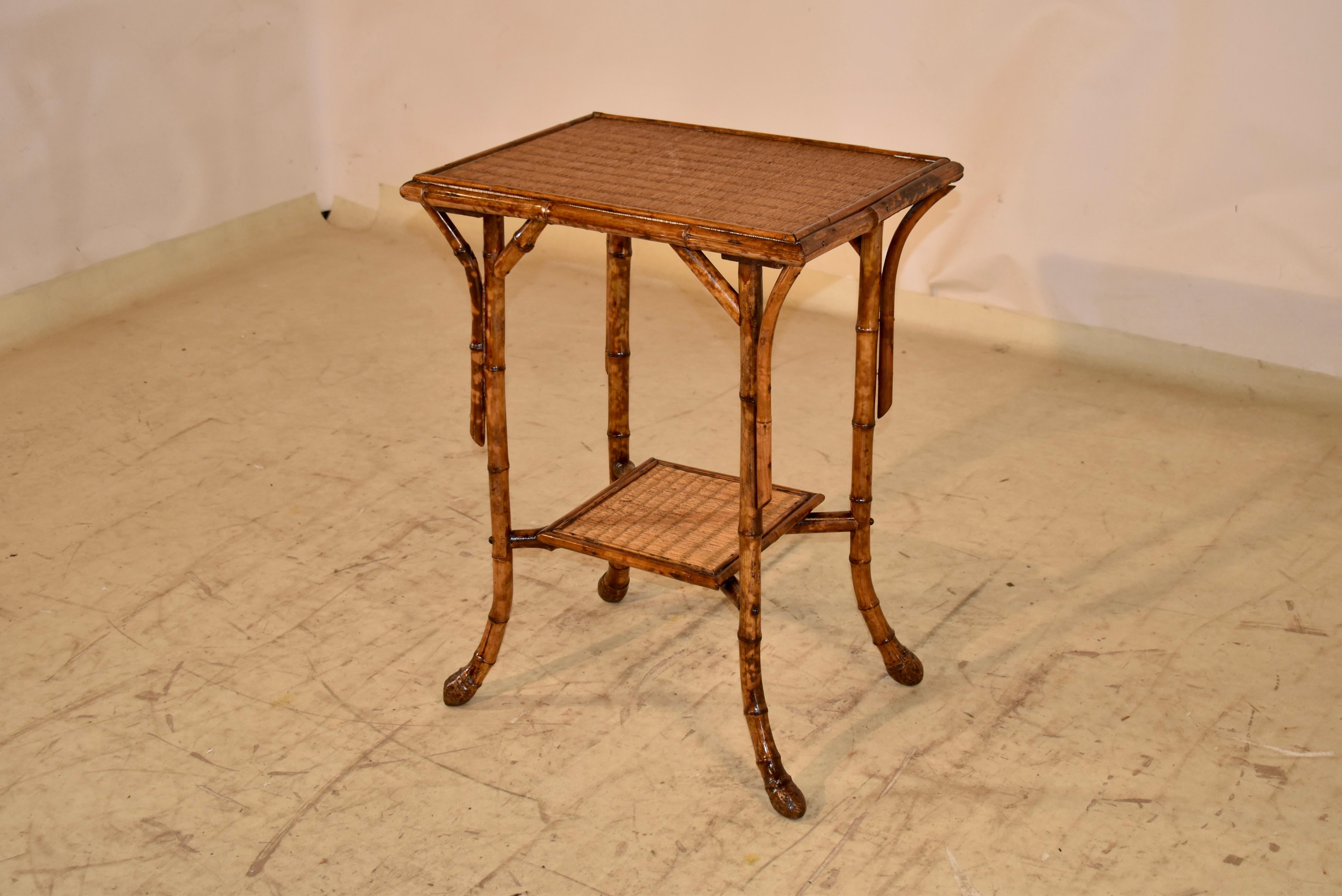 Table d'appoint en bambou et tortue du 19ème siècle, France Bon état - En vente à High Point, NC