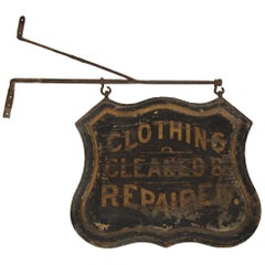 Enseigne de commerce du XIXe siècle en bois double face de vêtements, de la vallée de l'Hudson NY
