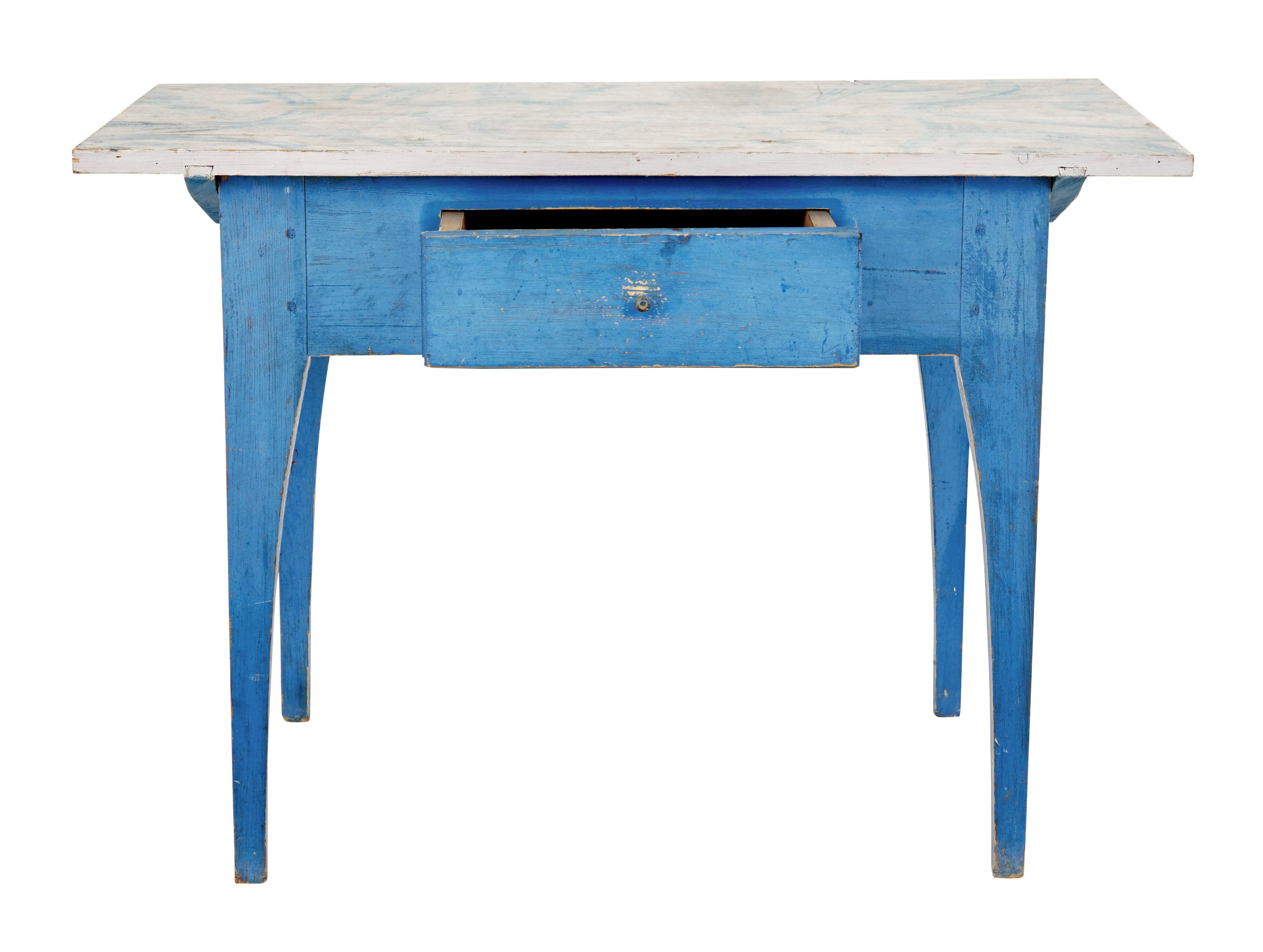Artisanat Table d'appoint suédoise traditionnelle rustique peinte du 19e siècle en vente