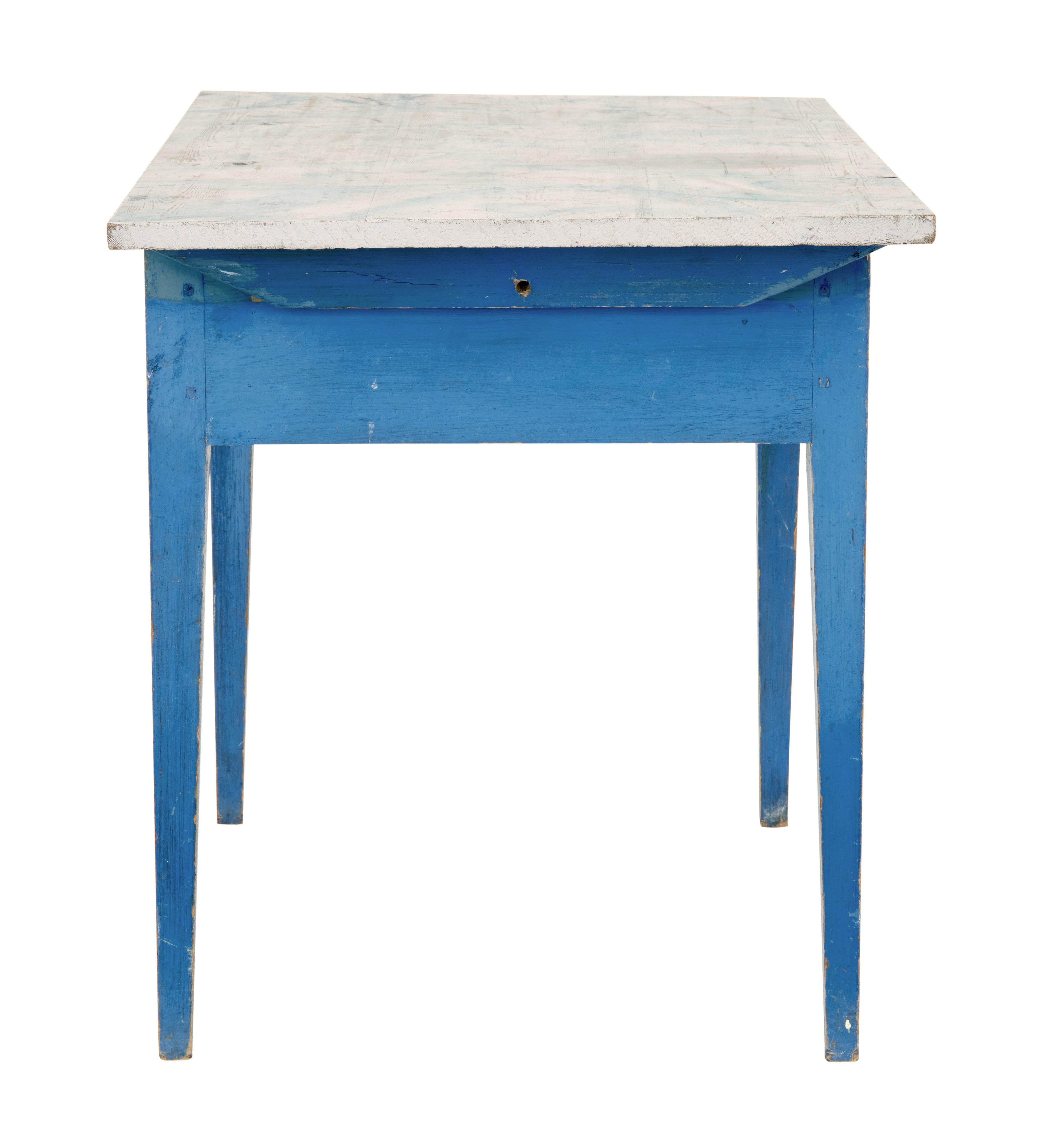 Hand-Crafted 19th century traditional rustic painted Swedish side table For Sale
