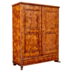 Armoire traditionnelle suédoise en pin peint du 19e siècle