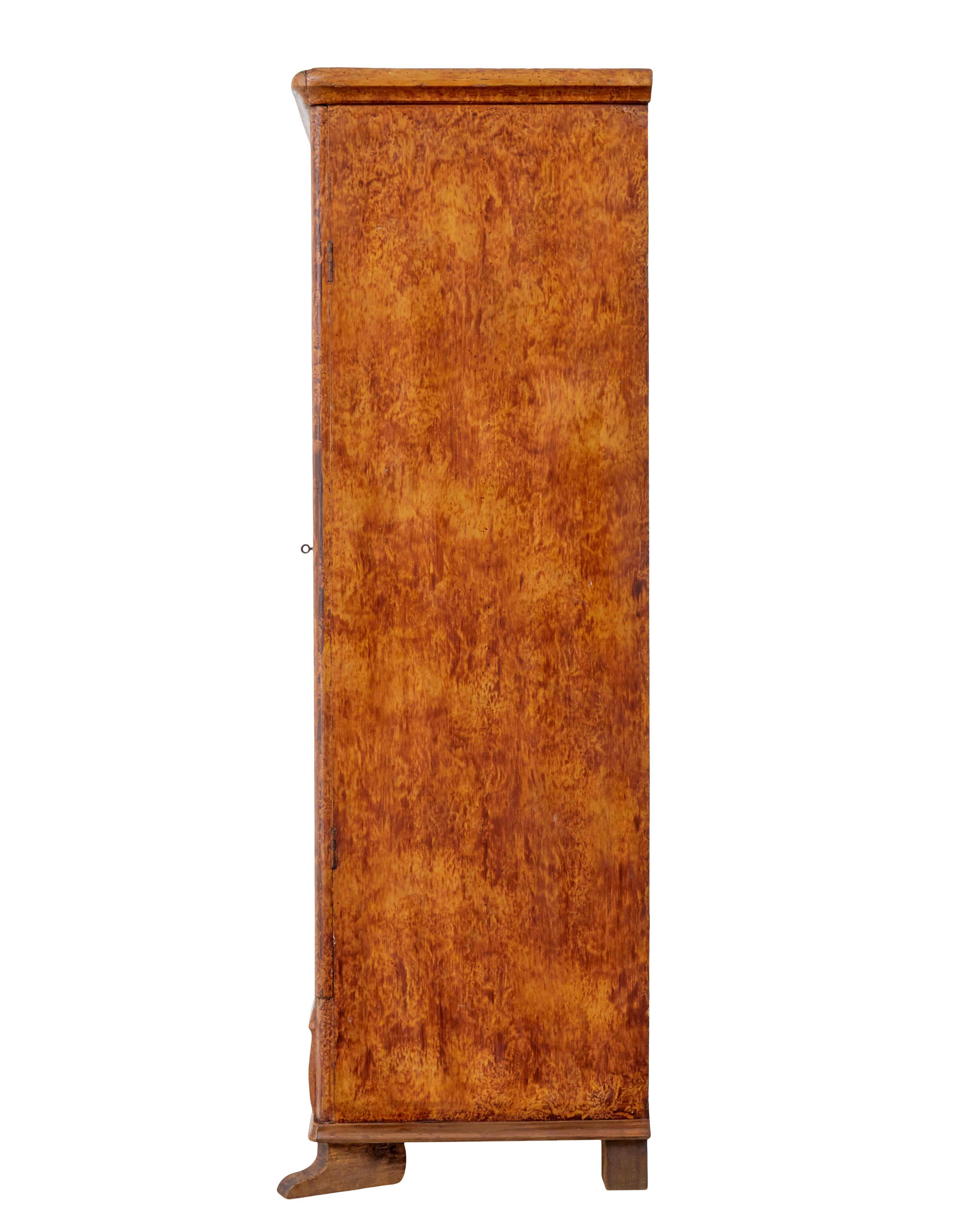 19th century traditional Swedish ragwork pine cupboard For Sale 1