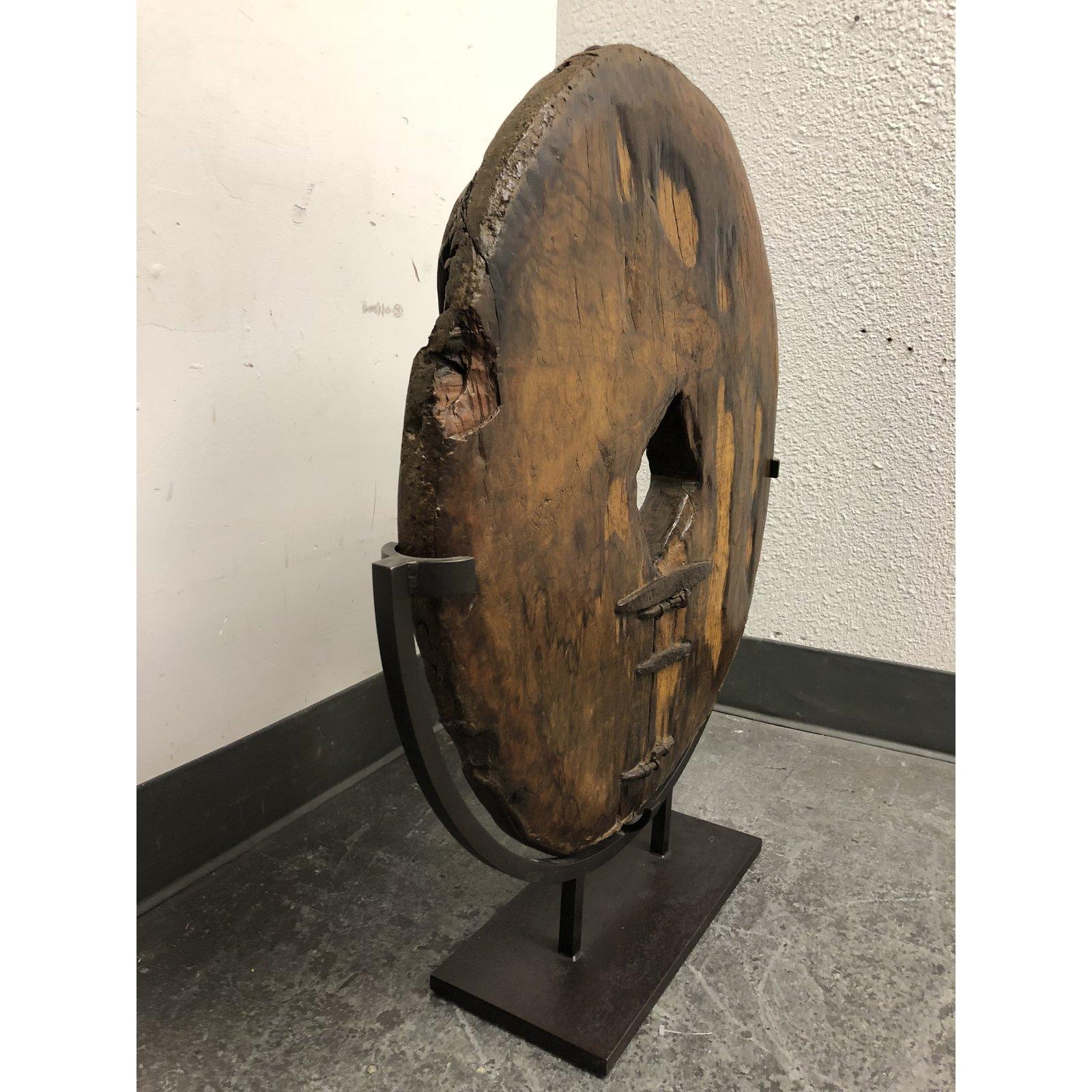 19th Century Traditional Wood Cart Wheel In Good Condition For Sale In San Francisco, CA