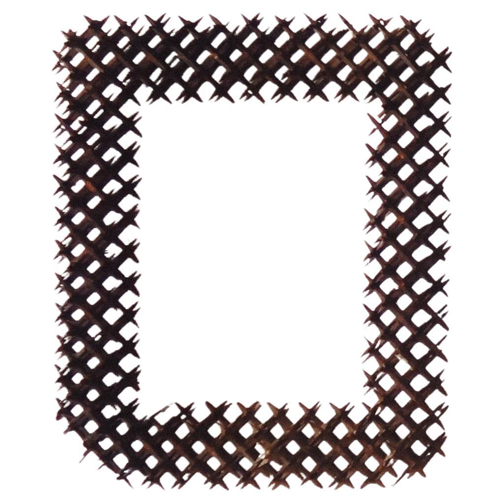 Cadre couronne d
épines 19ème siècle Tramp Art 22" en vente