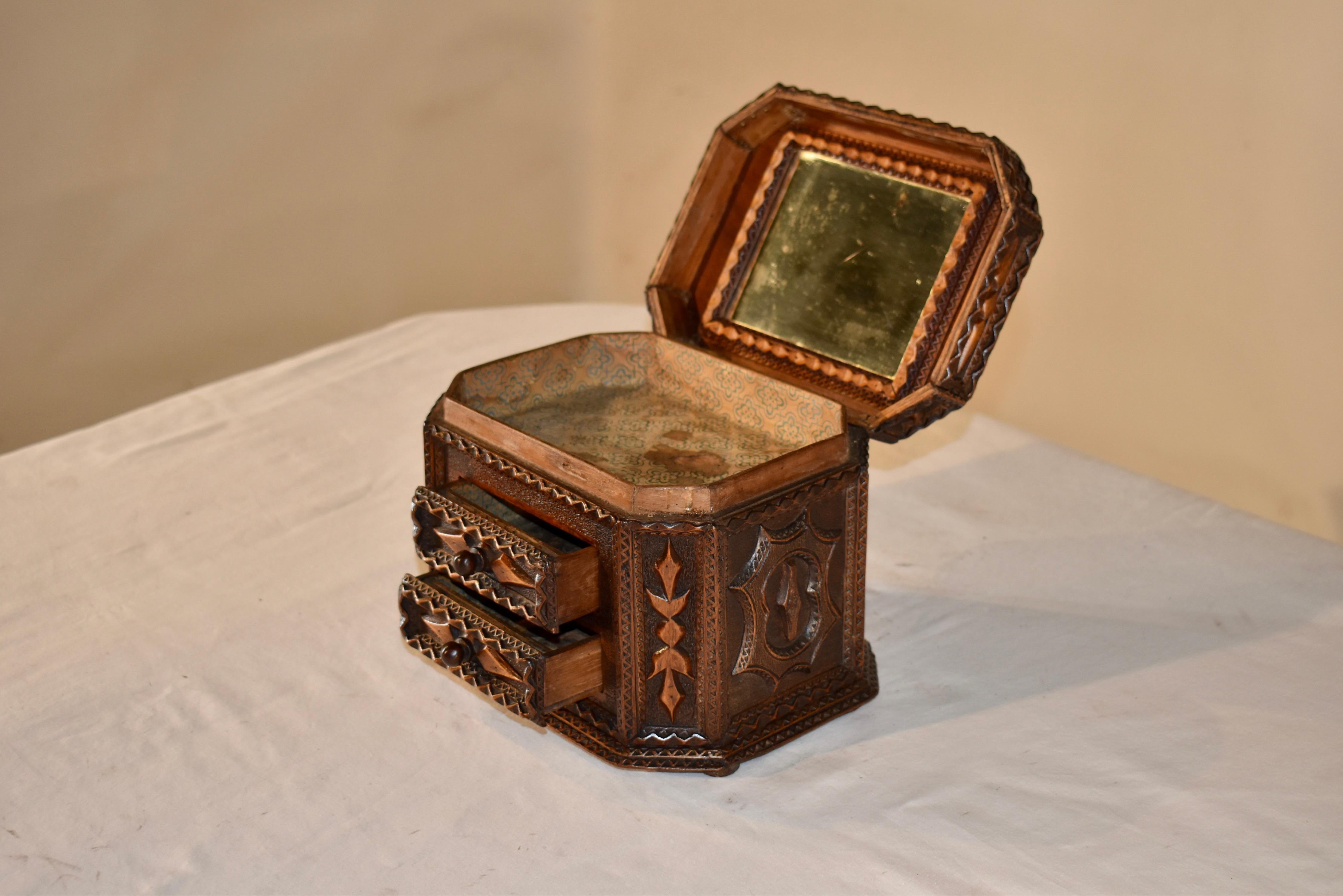 Sculpté à la main Boîte à bijoux Tramp Art Arts du 19e siècle en vente