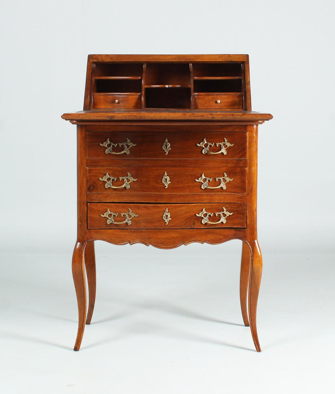 Noyer Table de transformation du XIXe siècle, bureau pour femmes, secrétaire, noyer, France, vers 1860 en vente