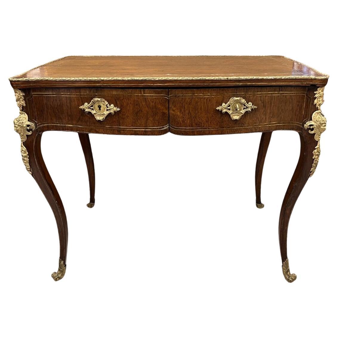 Schreibtisch im Übergangsstil des 19. Jahrhunderts aus der Zeit Napoleons III.