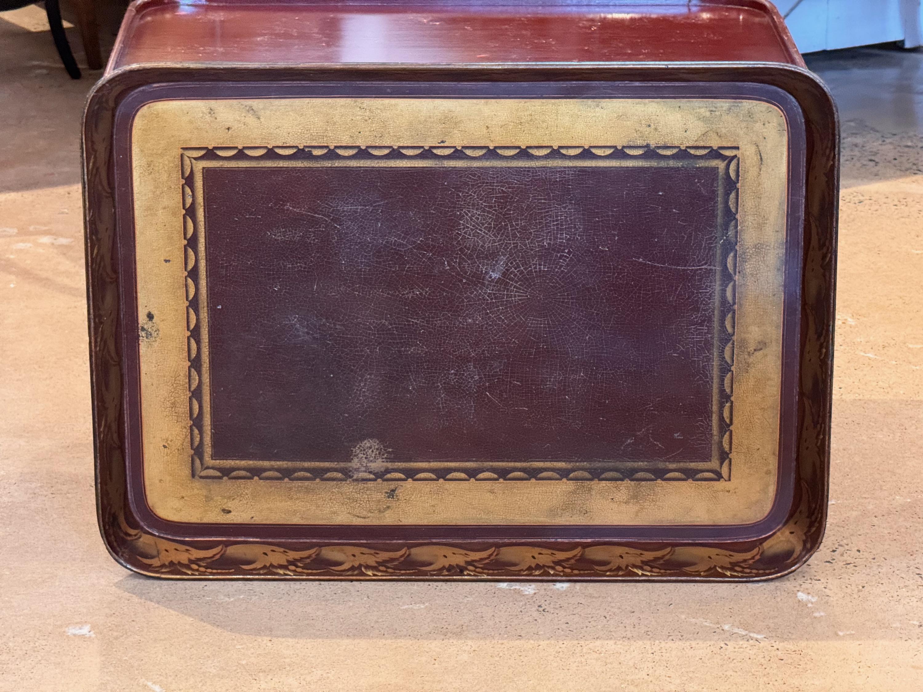 Plateau du 19ème siècle sur Stand en vente 1