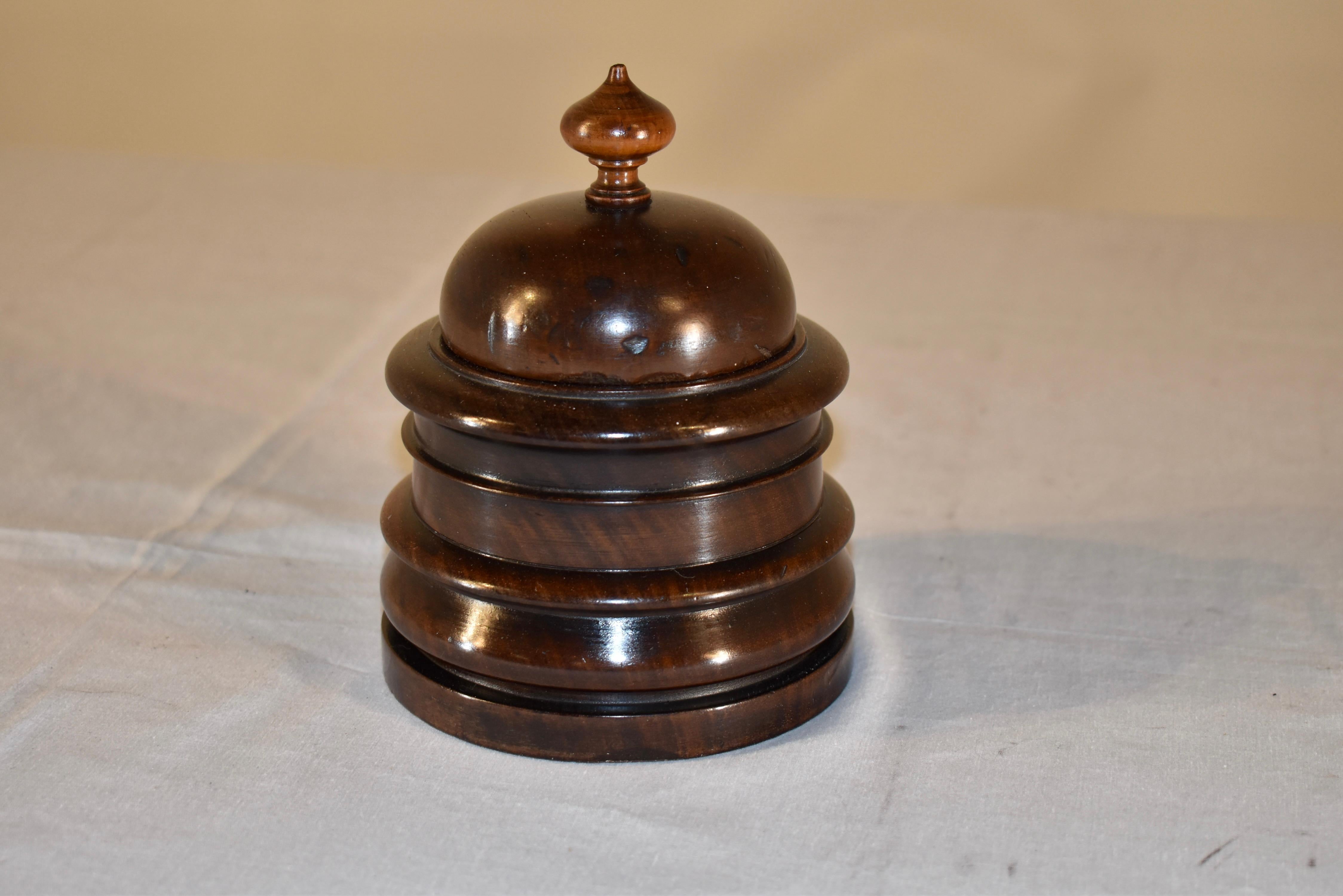 English 19th Century Treenware Mahogany Lidded Box For Sale
