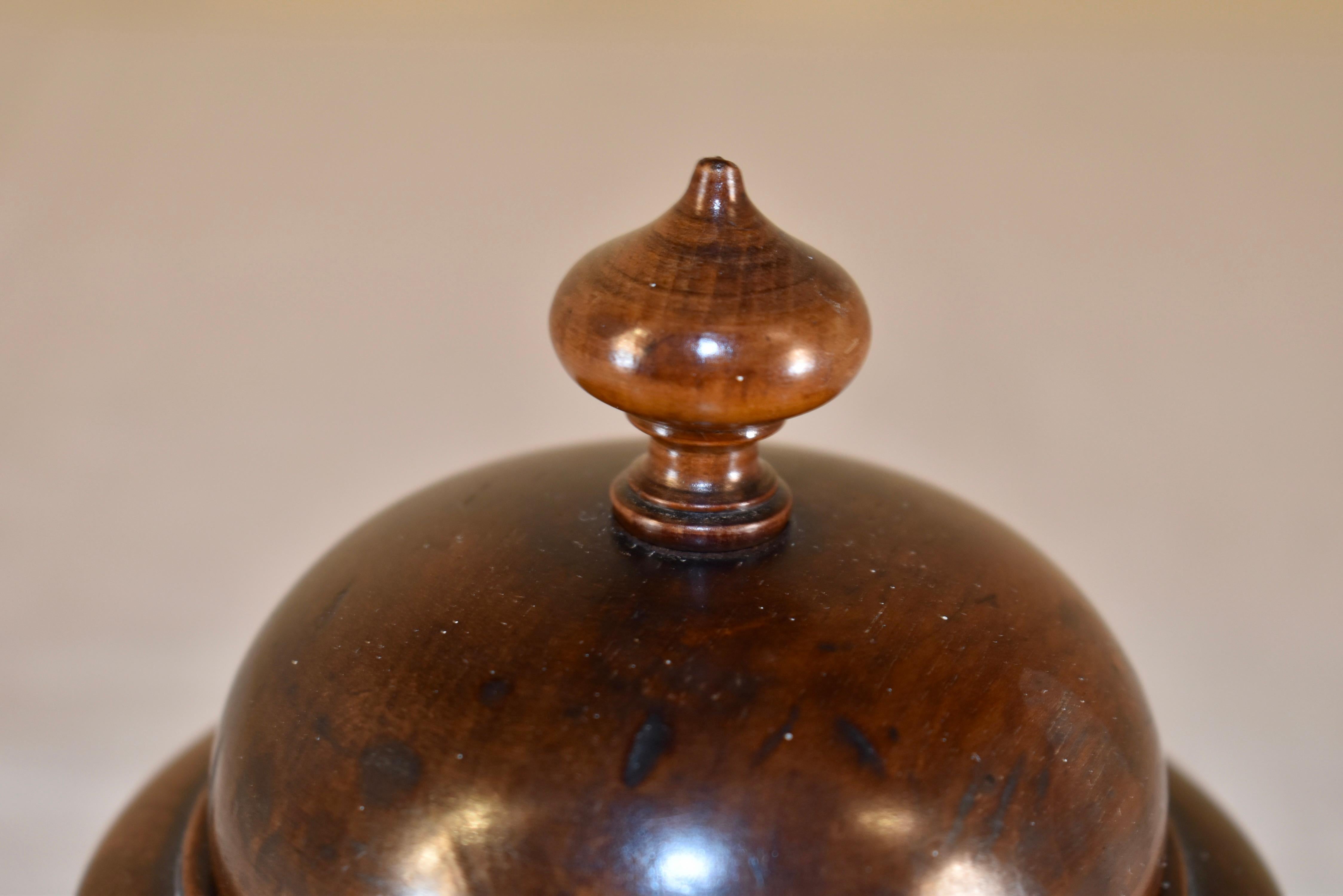 19th Century Treenware Mahogany Lidded Box For Sale 3