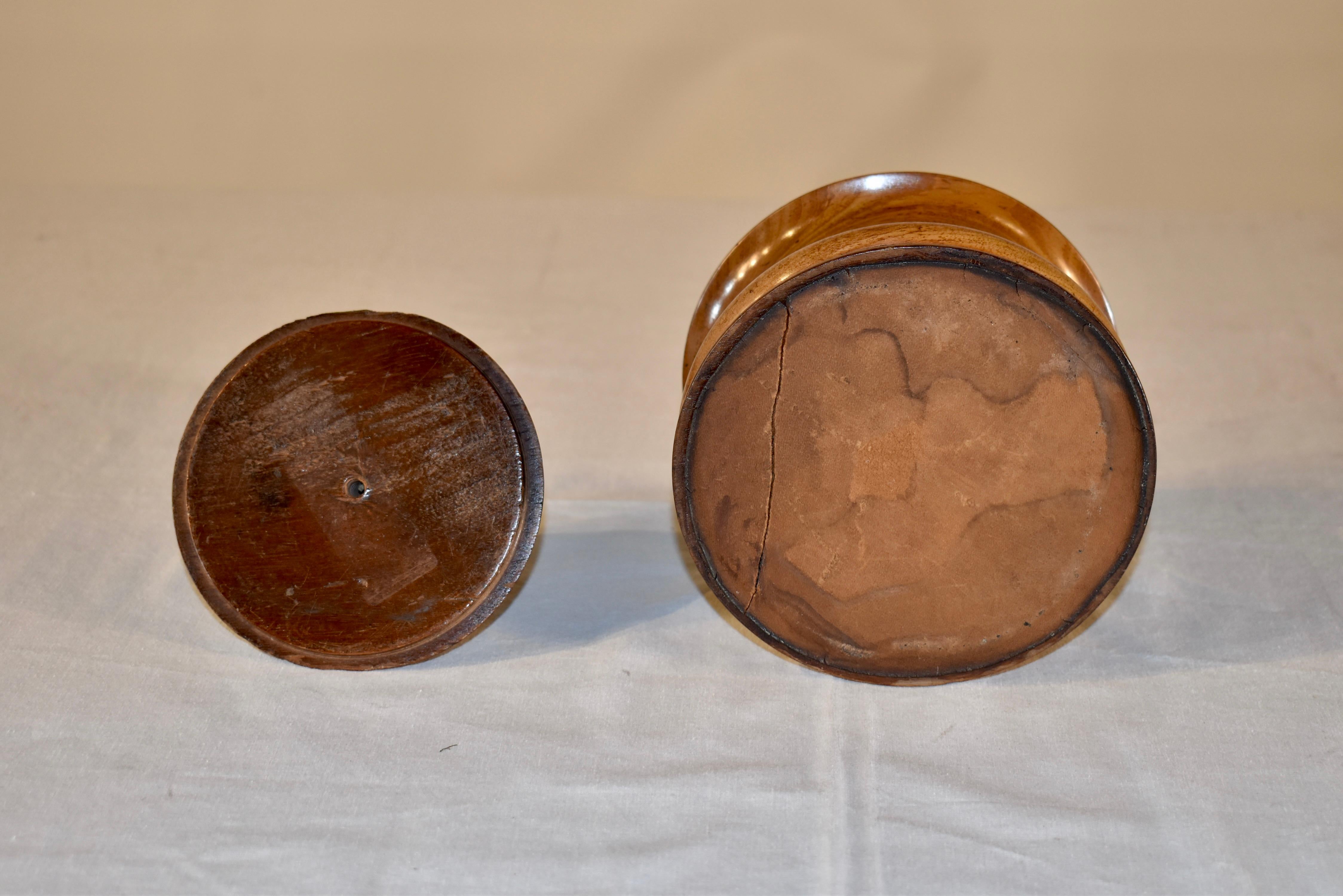 19th Century Treenware Walnut Tobacco Jar For Sale 3